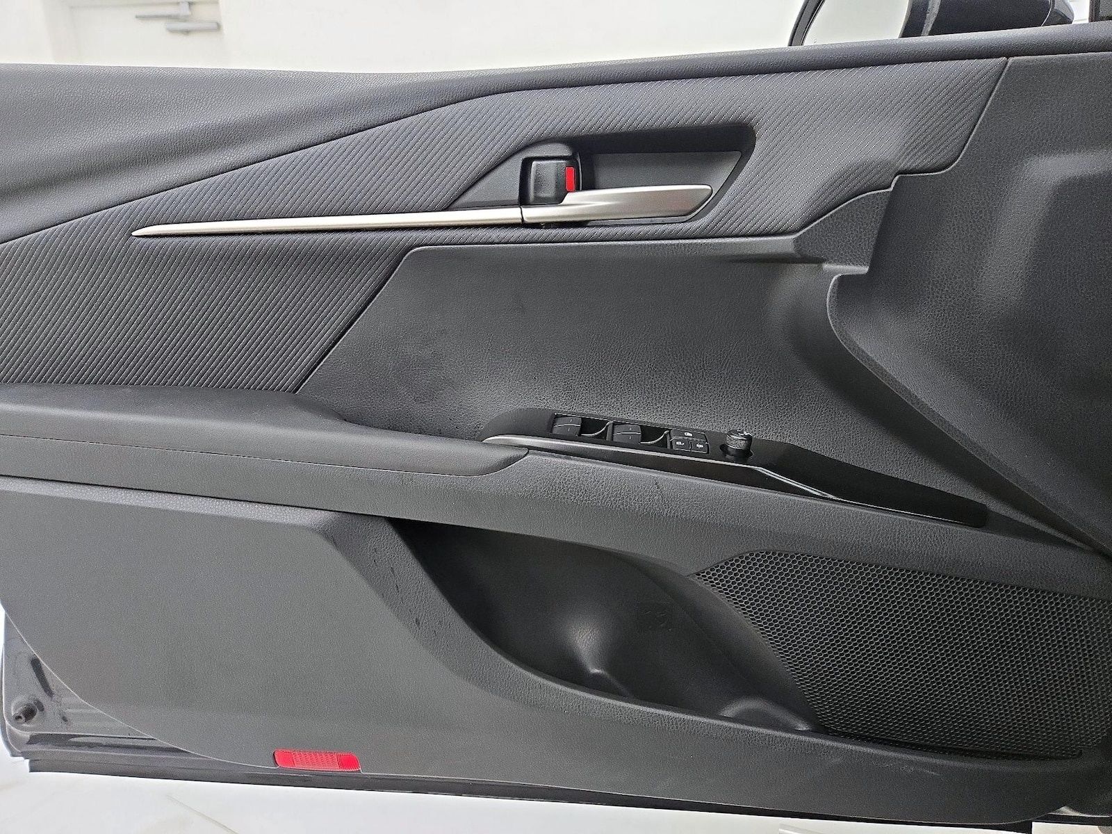 2026 Toyota Camry SE - Photo 13