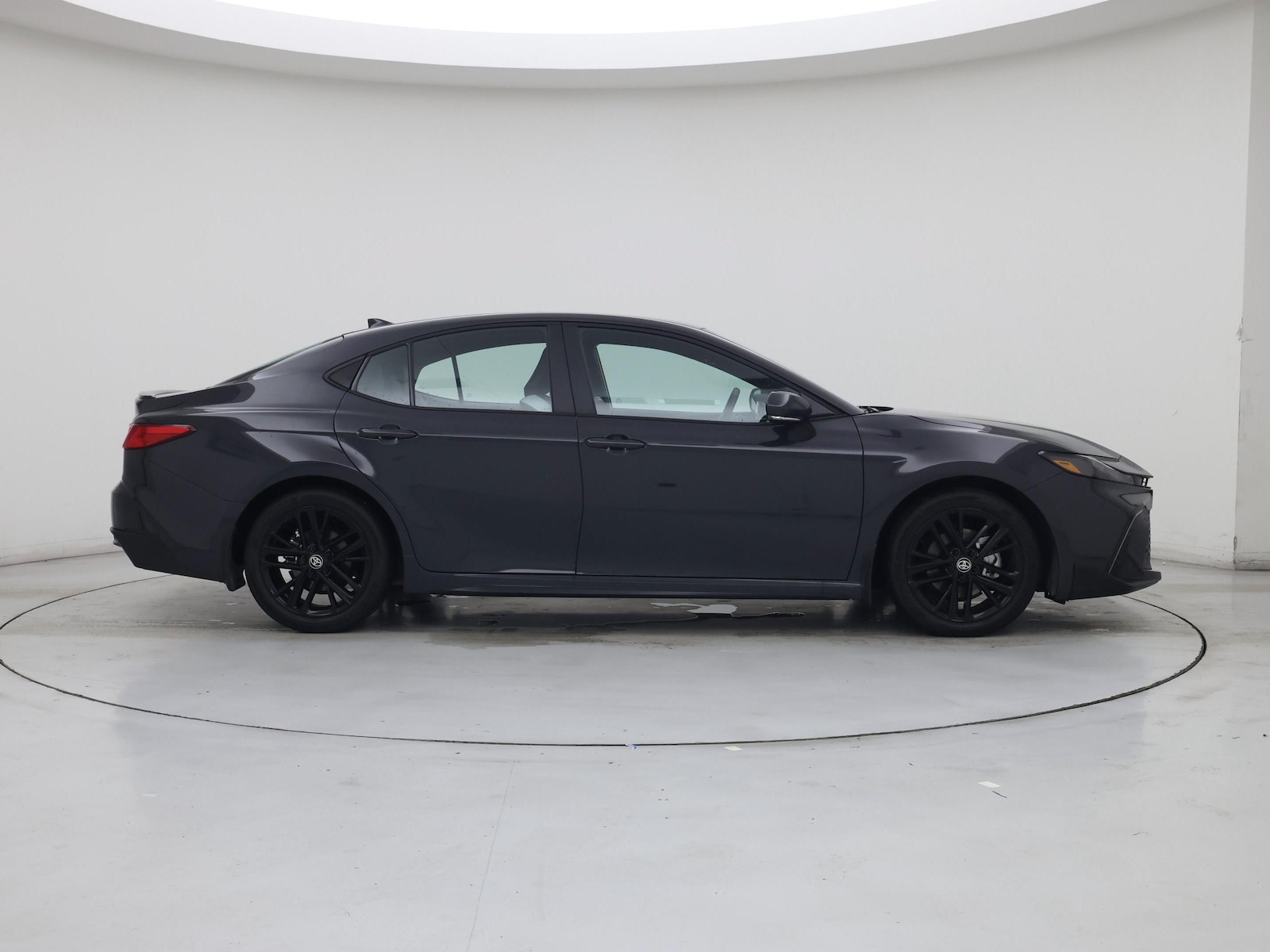 2026 Toyota Camry SE - Photo 8
