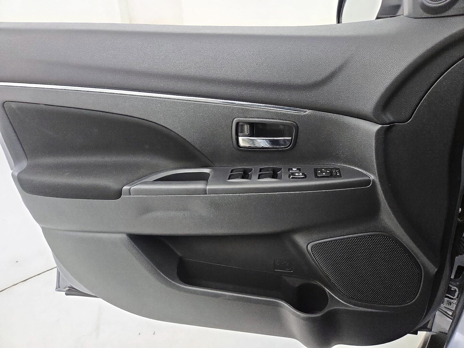 2023 Mitsubishi Outlander Sport LE - Photo 13
