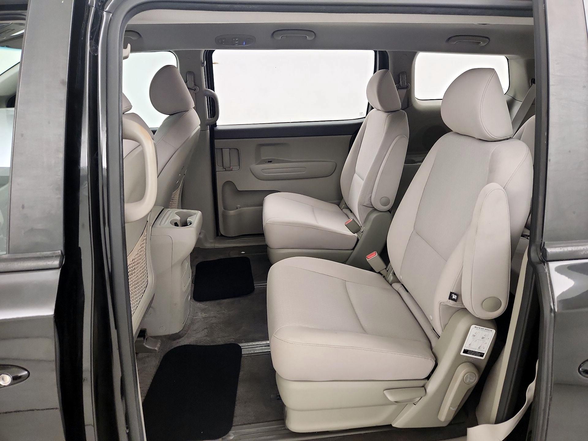 Thumbnail: 2018 Kia Sedona - 19