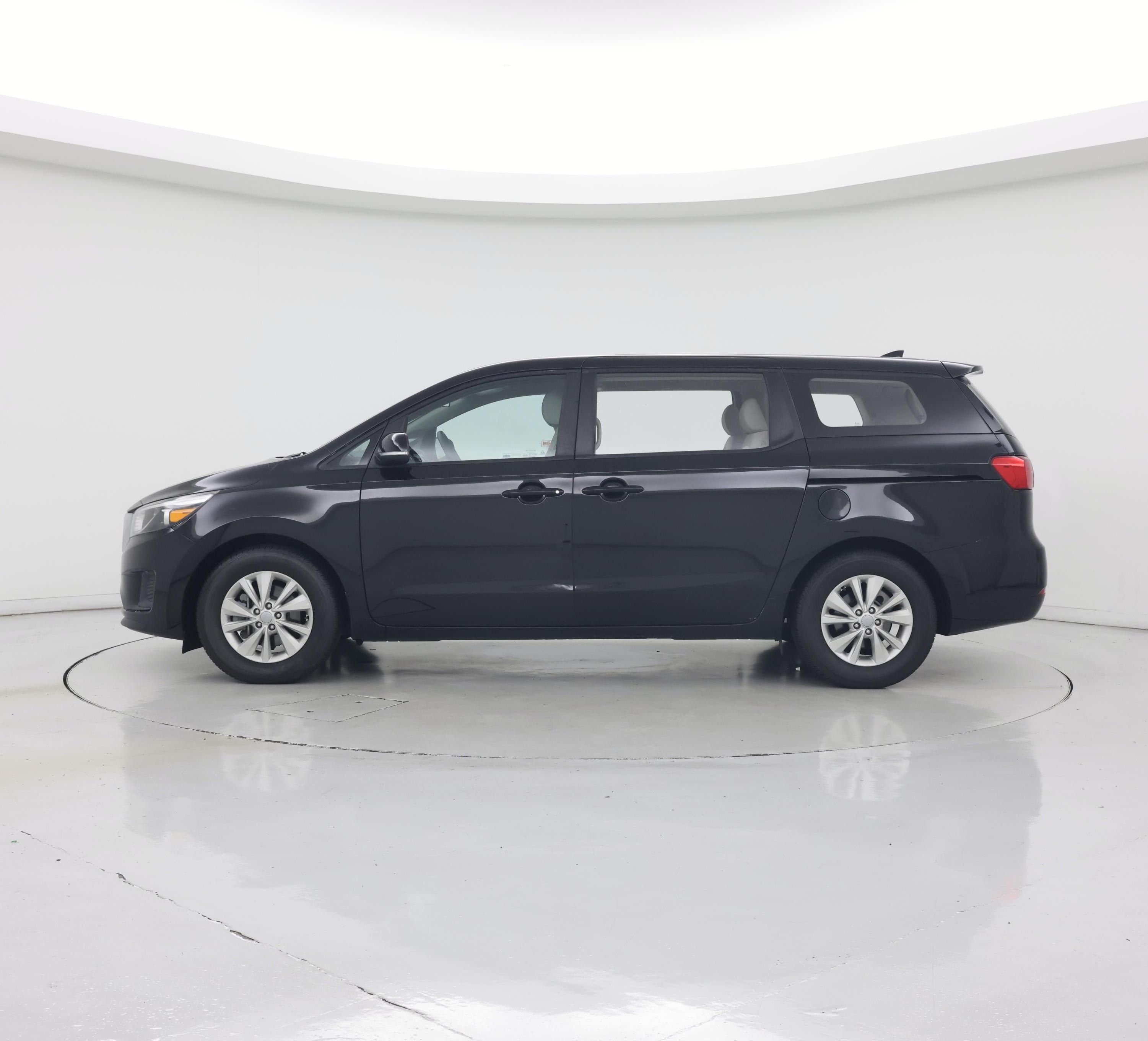 Thumbnail: 2018 Kia Sedona - 3