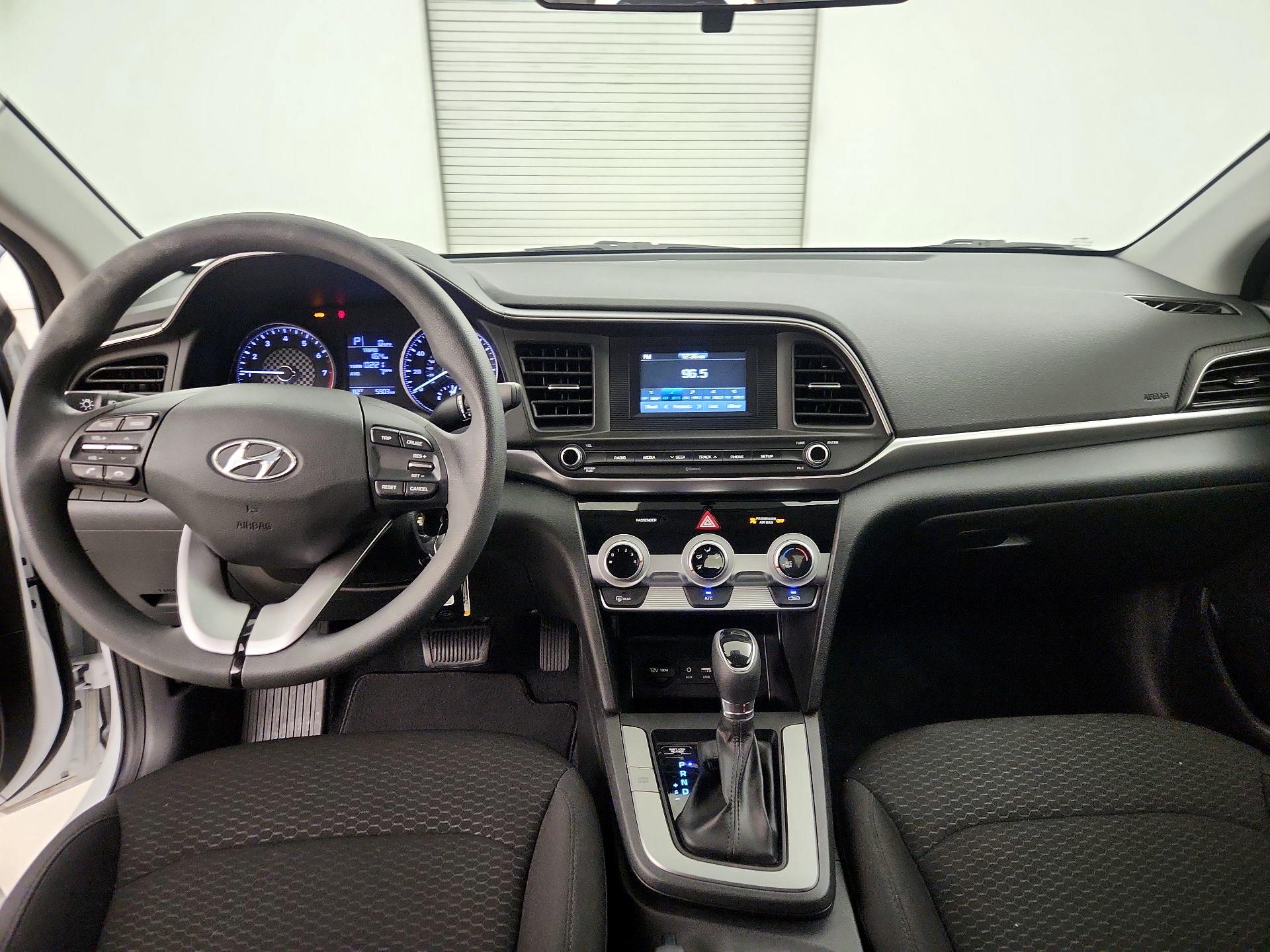 Thumbnail: 2019 Hyundai Elantra - 9