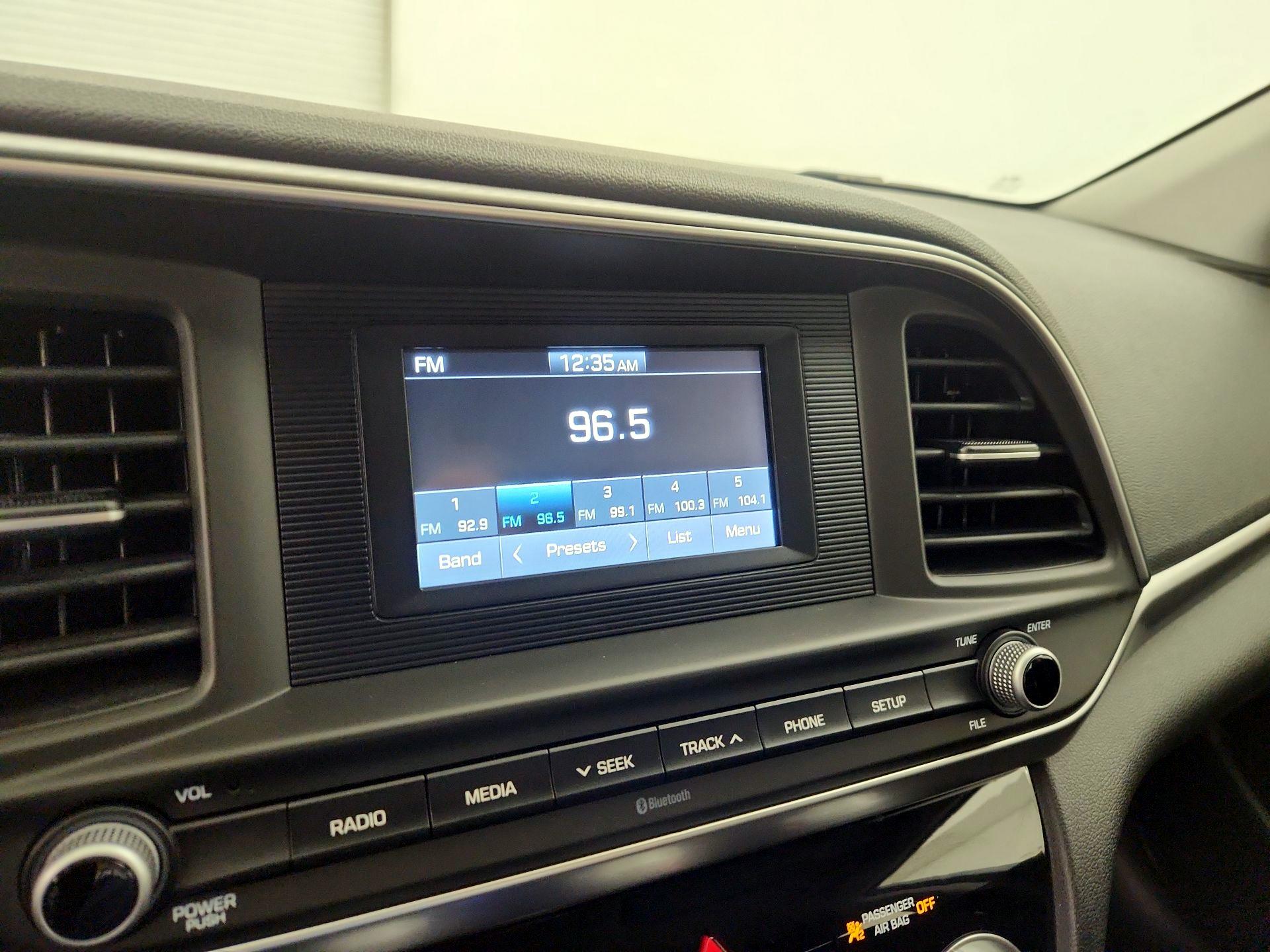 Thumbnail: 2019 Hyundai Elantra - 15