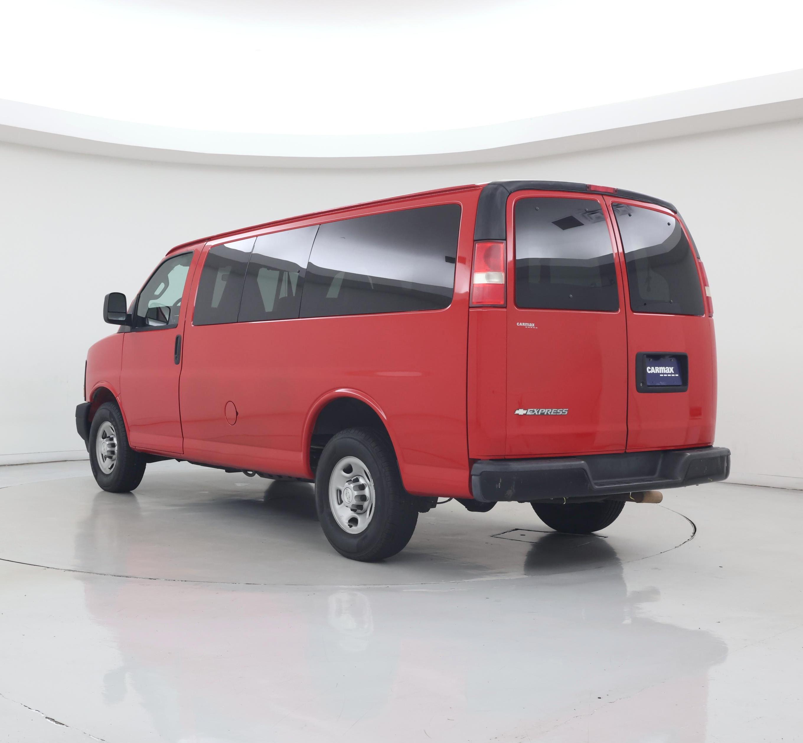 Thumbnail: 2017 Chevrolet Express - 2