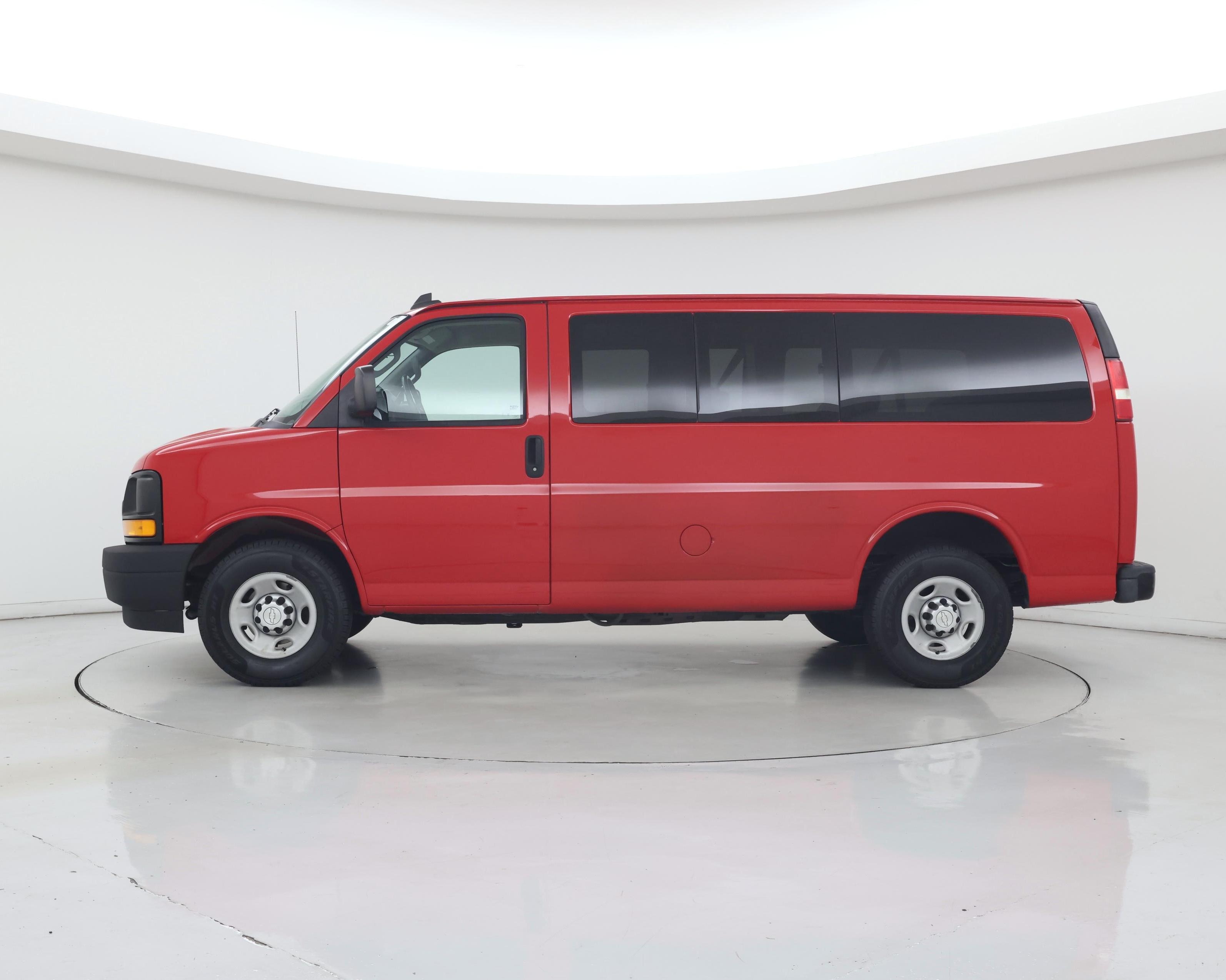 Thumbnail: 2017 Chevrolet Express - 3