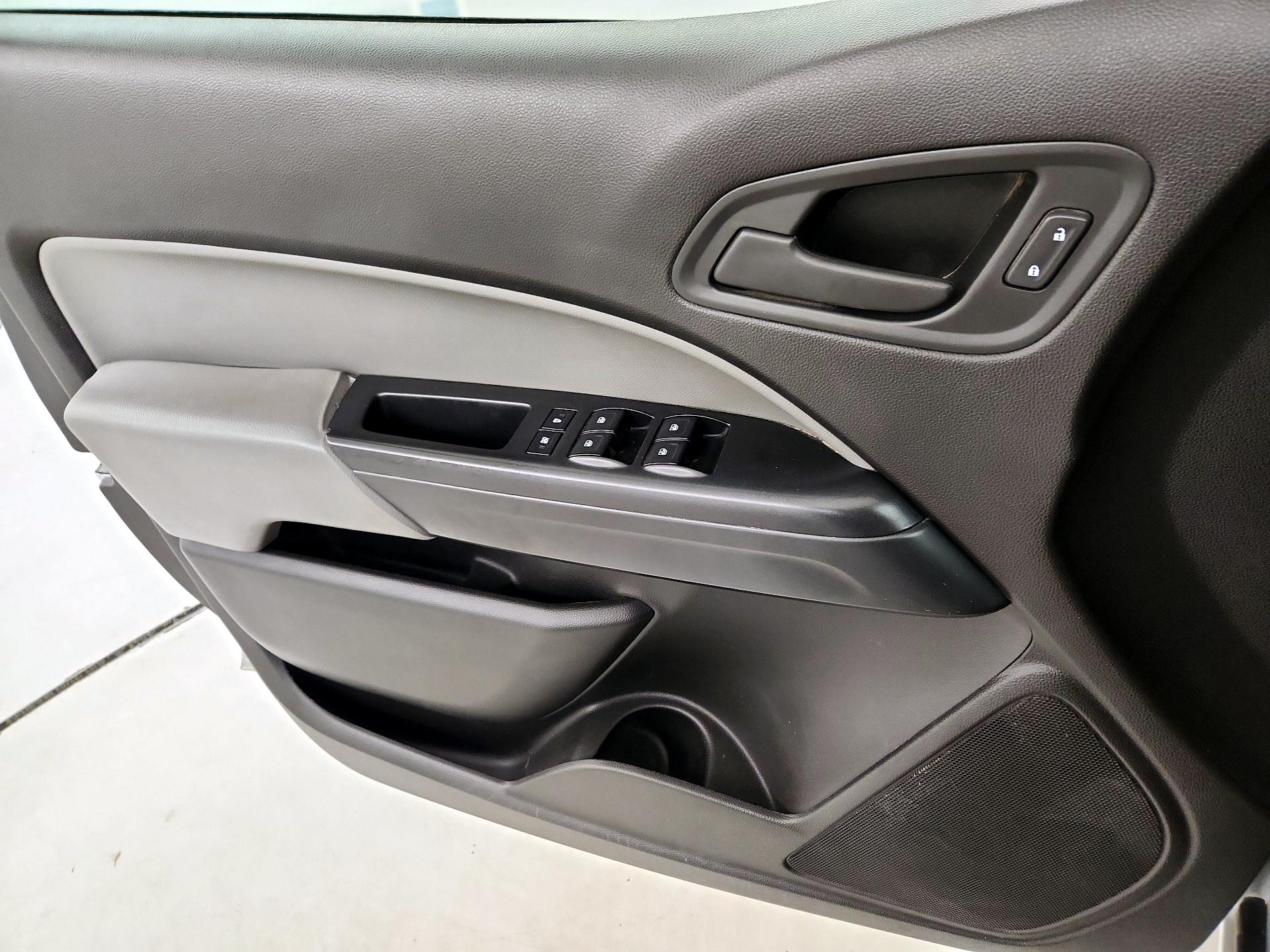 Thumbnail: 2016 Chevrolet Colorado - 12