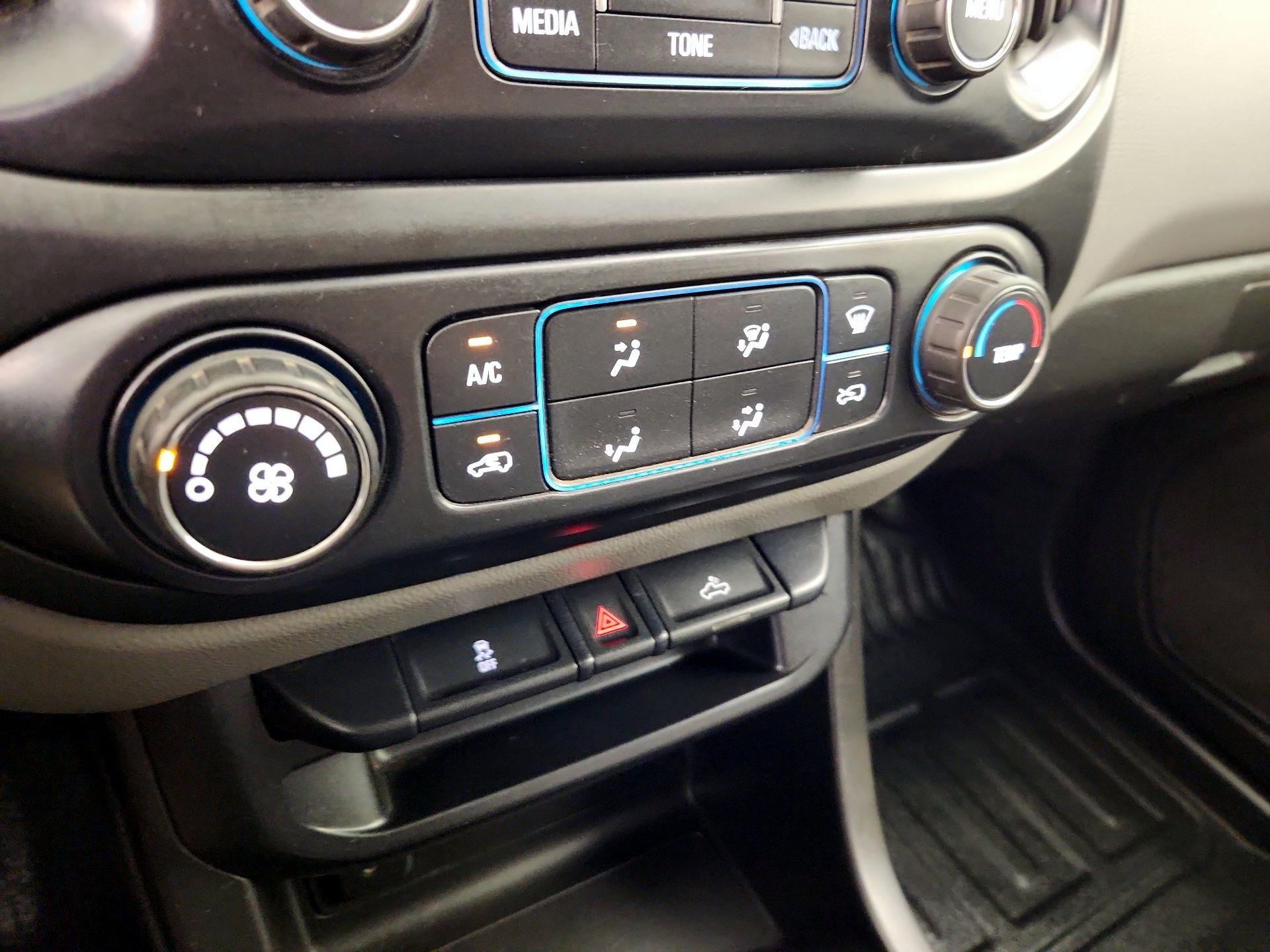 Thumbnail: 2016 Chevrolet Colorado - 16