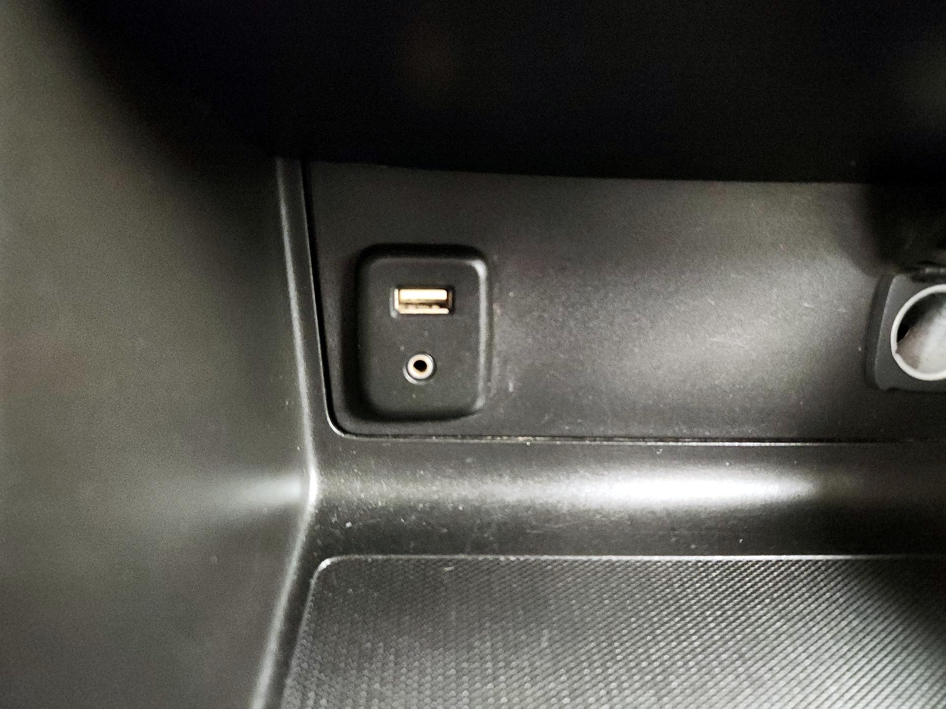 Thumbnail: 2016 Chevrolet Colorado - 18