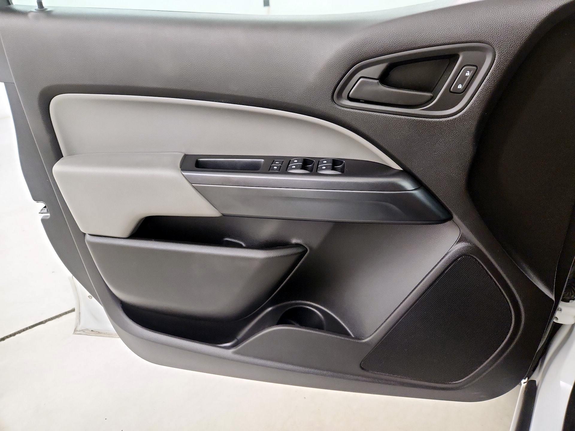 Thumbnail: 2017 Chevrolet Colorado - 12