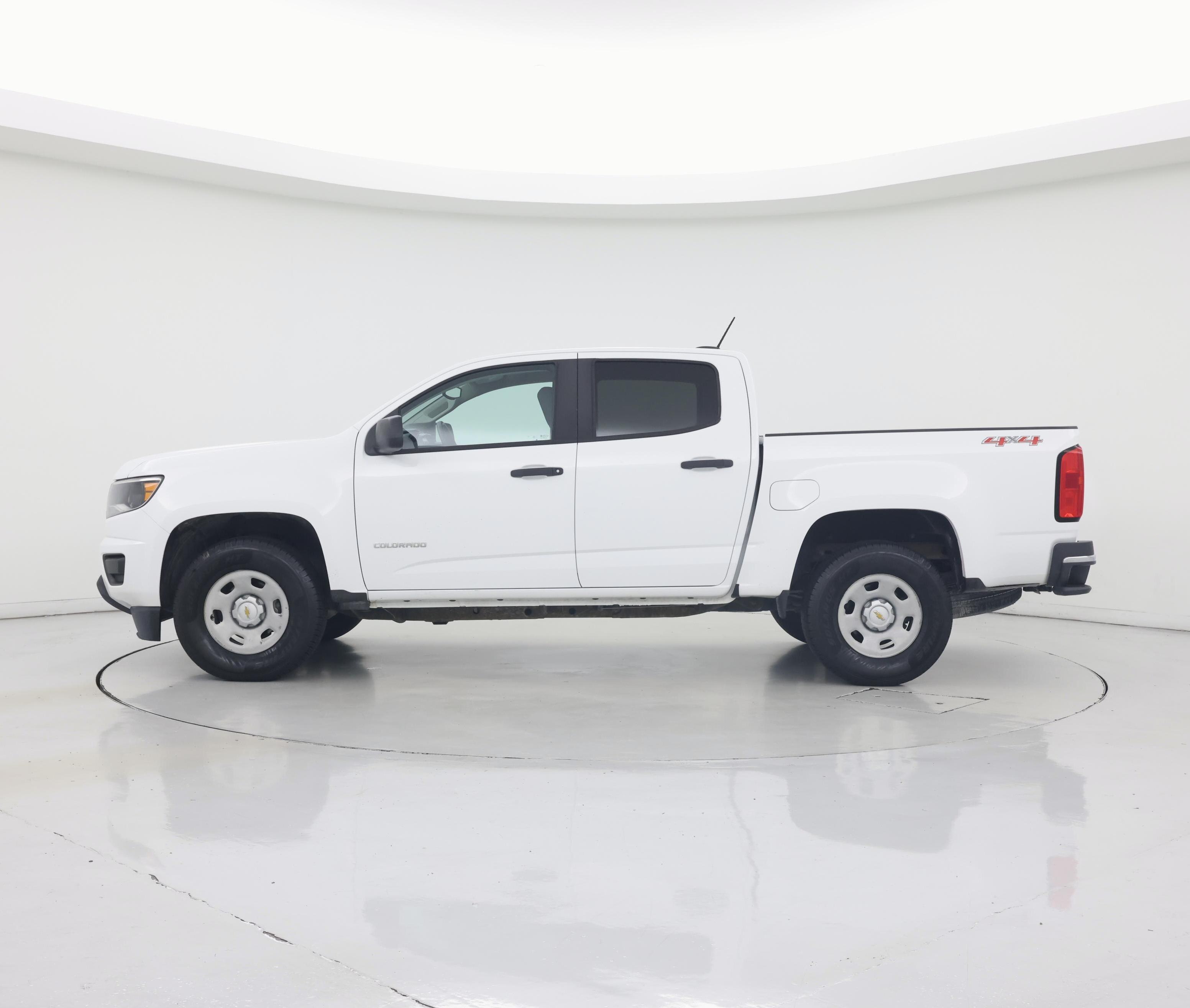 Thumbnail: 2017 Chevrolet Colorado - 3