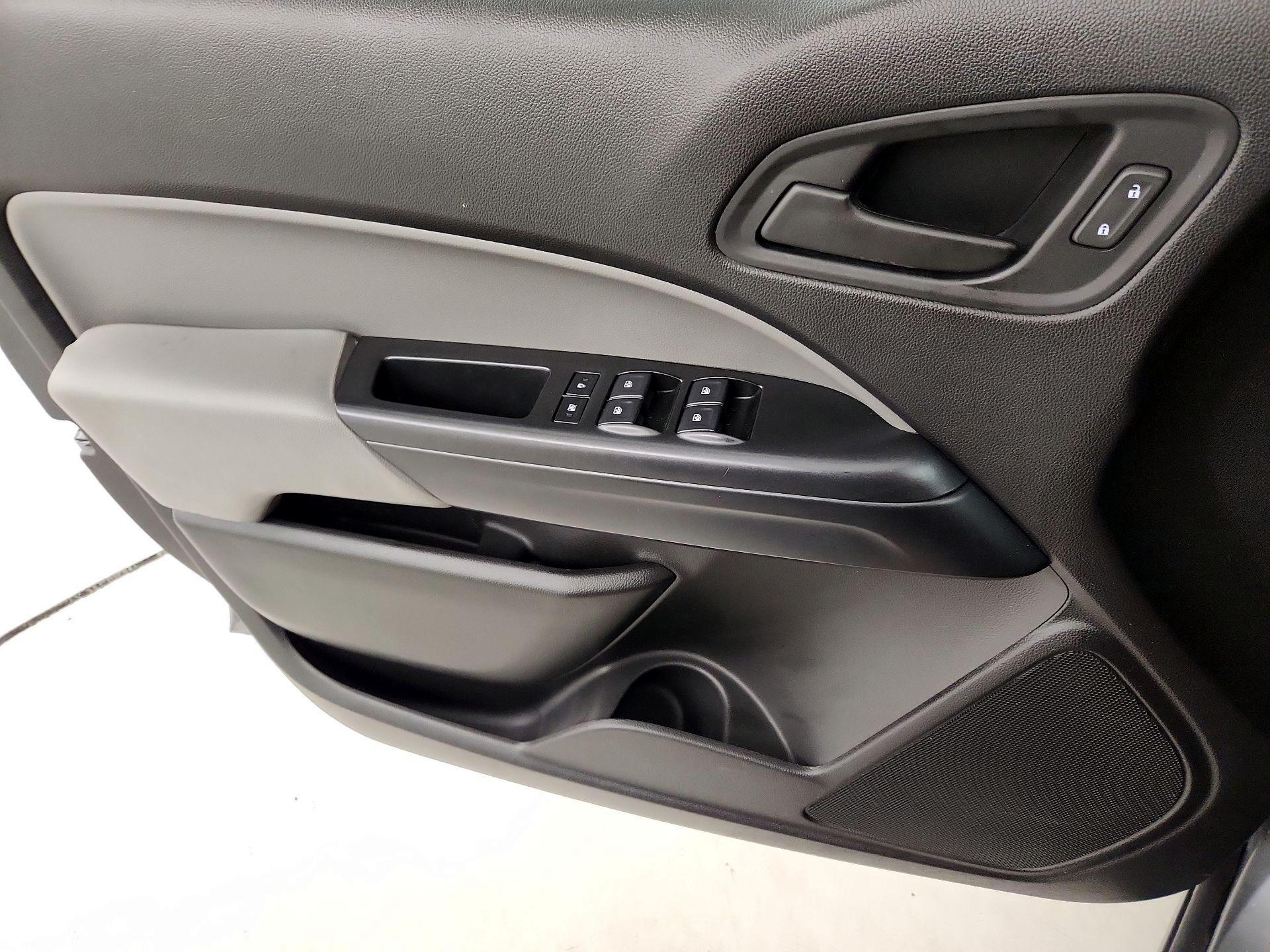 Thumbnail: 2018 Chevrolet Colorado - 12