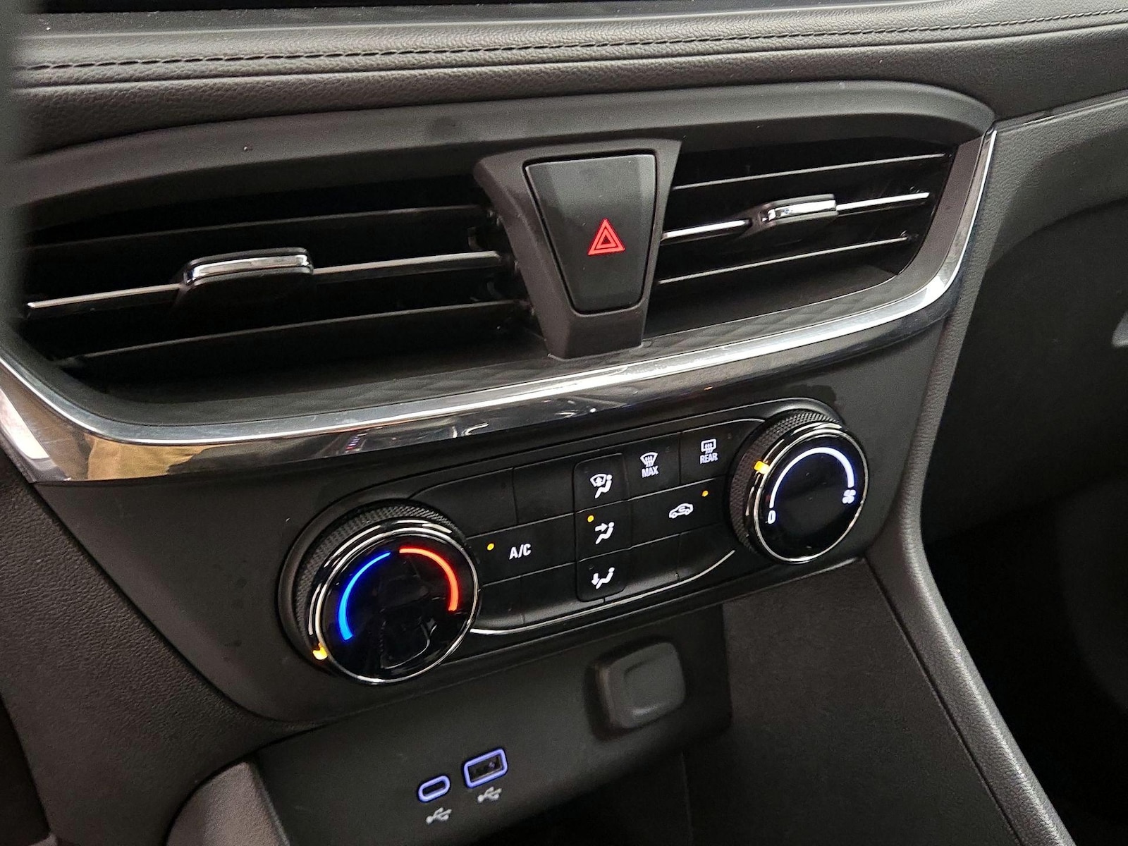 2025 Buick Encore GX Preferred - Photo 17