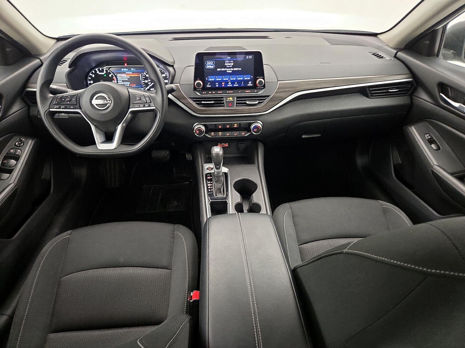 2025 Nissan Altima SV - Photo 10