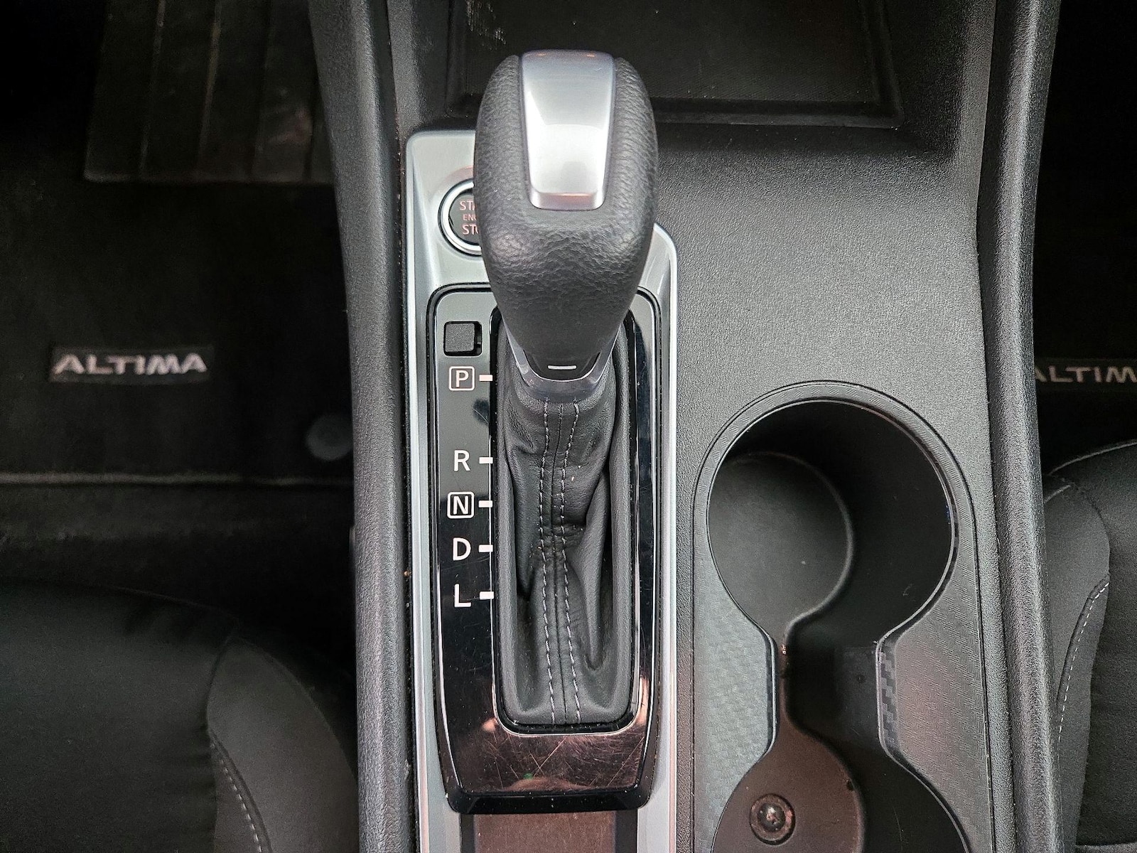 2025 Nissan Altima SV - Photo 18