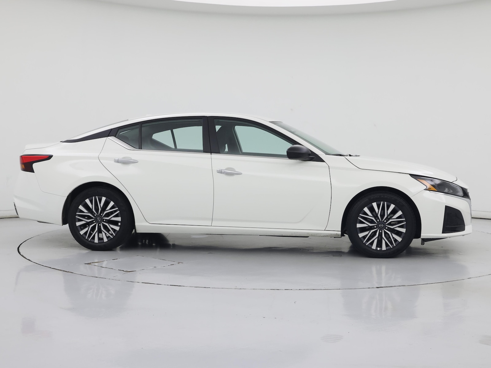 2025 Nissan Altima SV - Photo 8