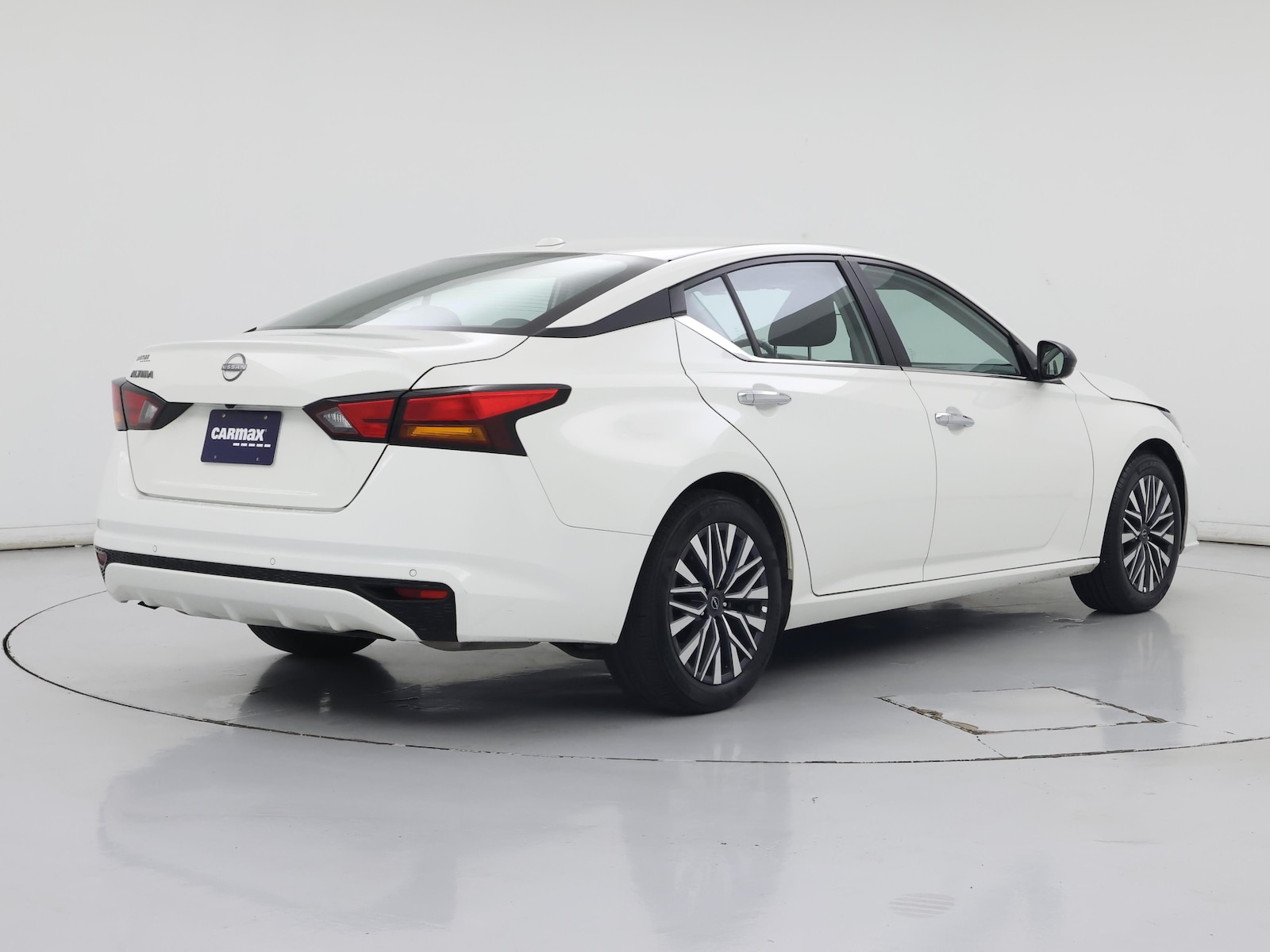 2025 Nissan Altima SV - Photo 9