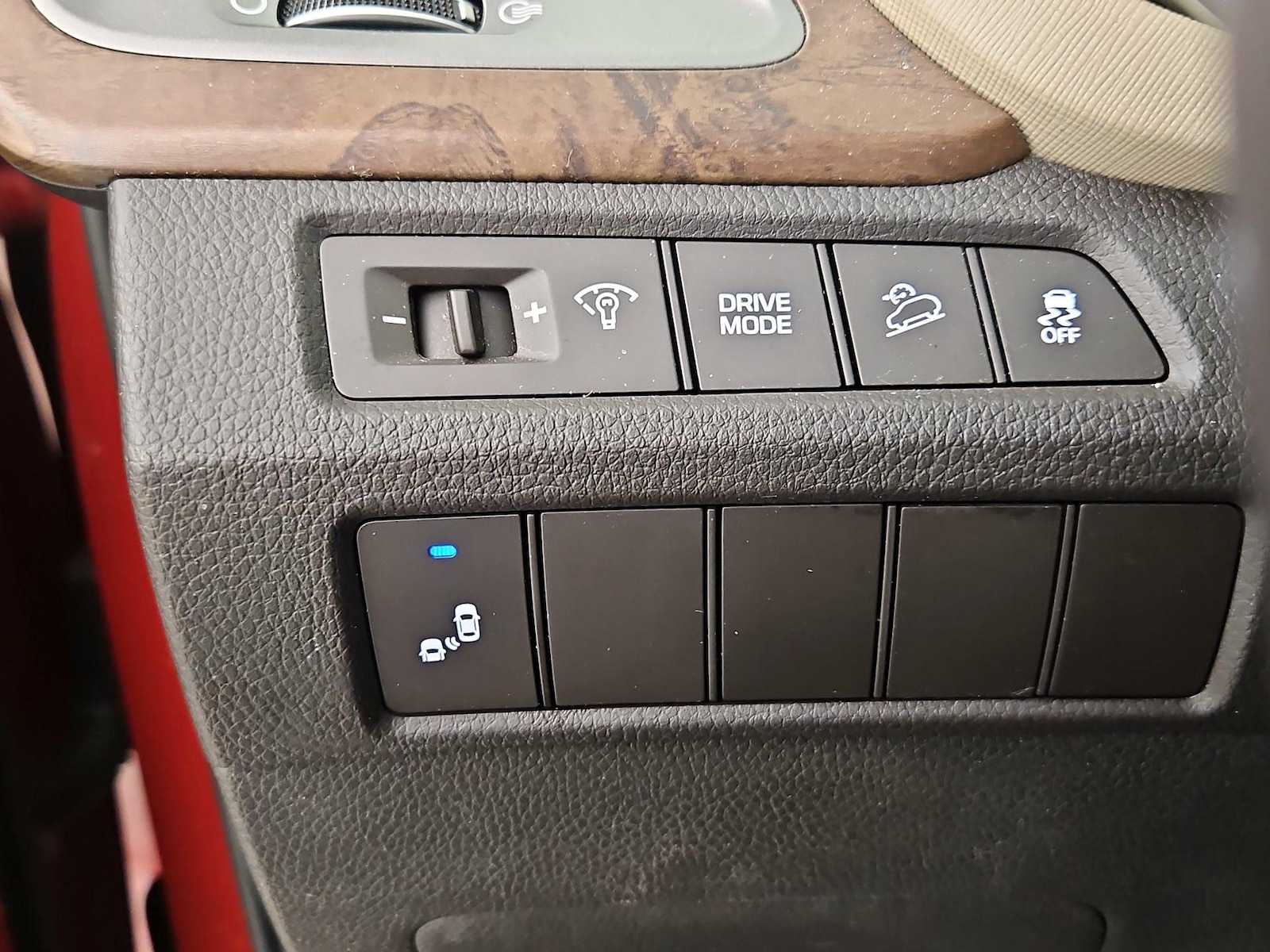 2018 Hyundai Santa Fe SE - Photo 12