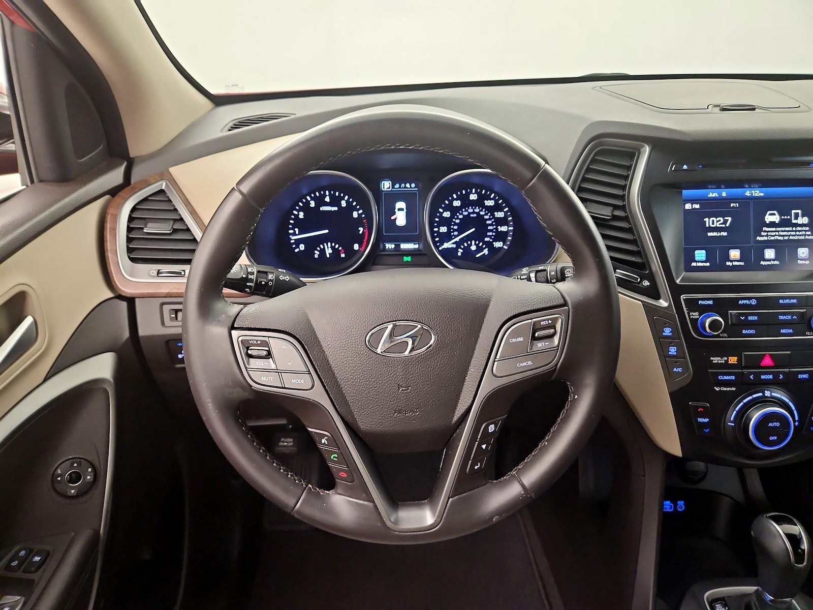 2018 Hyundai Santa Fe SE - Photo 9