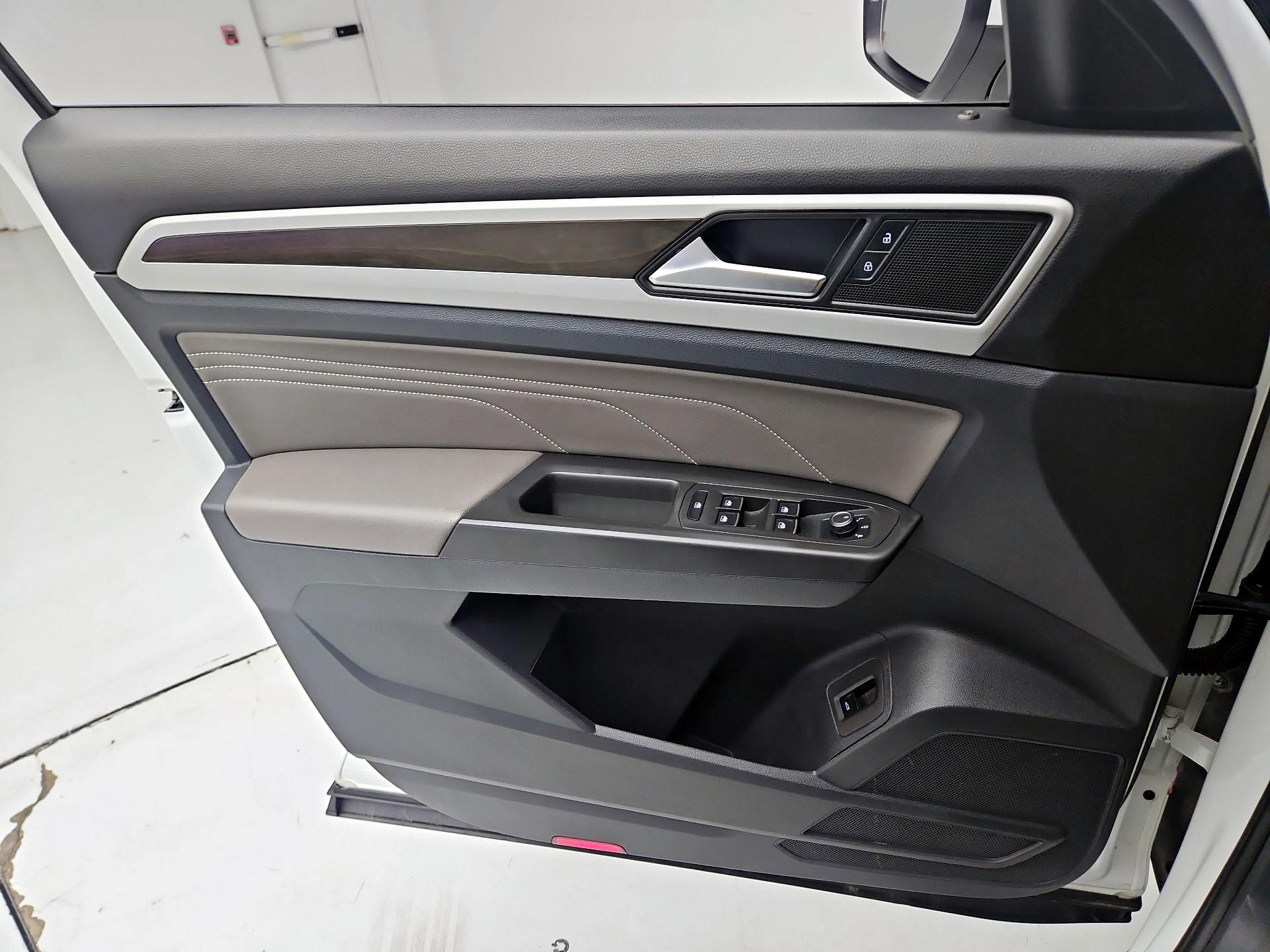 Thumbnail: 2022 Volkswagen Atlas - 12