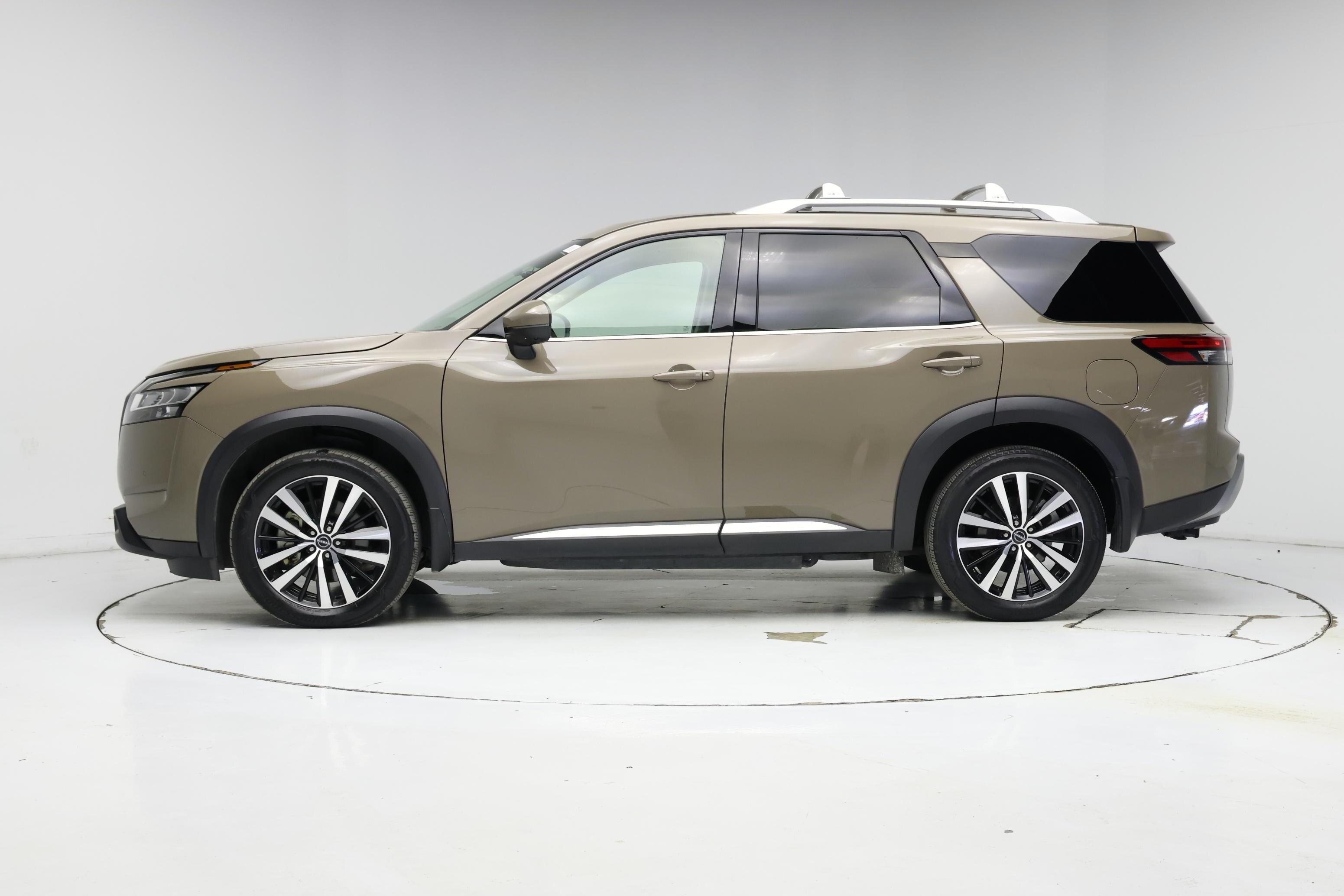 Thumbnail: 2024 Nissan Pathfinder - 3
