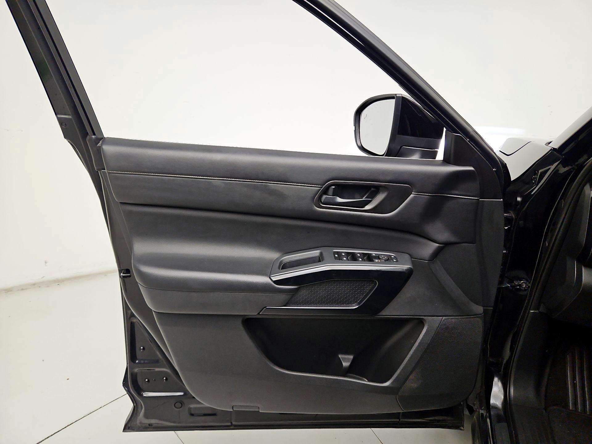 Thumbnail: 2024 Nissan Pathfinder - 12