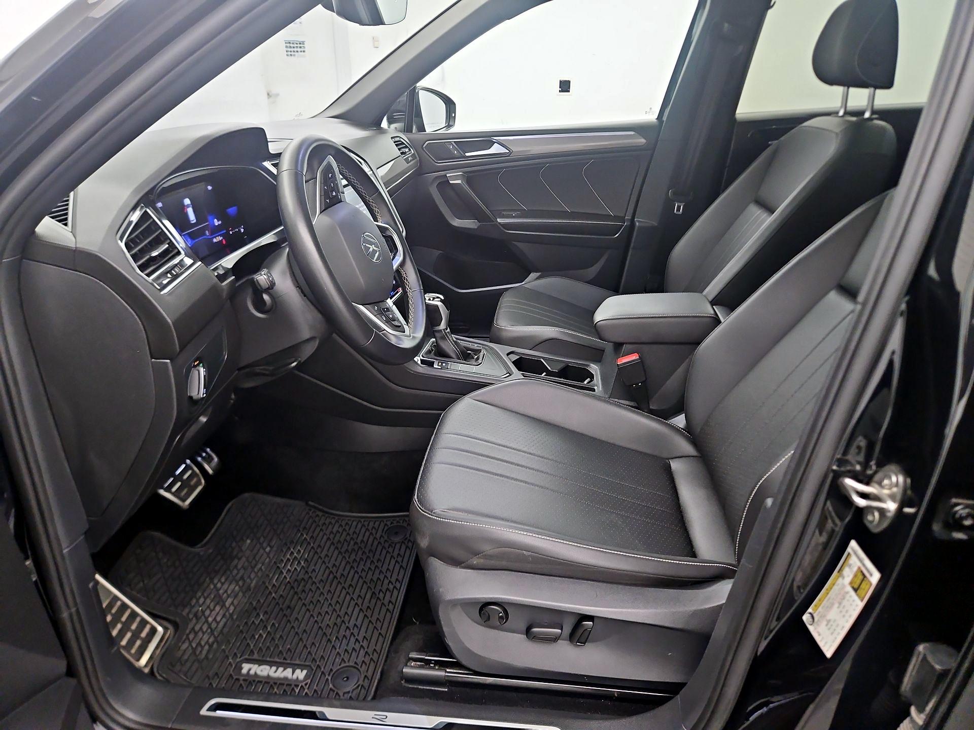 Thumbnail: 2023 Volkswagen Tiguan - 11