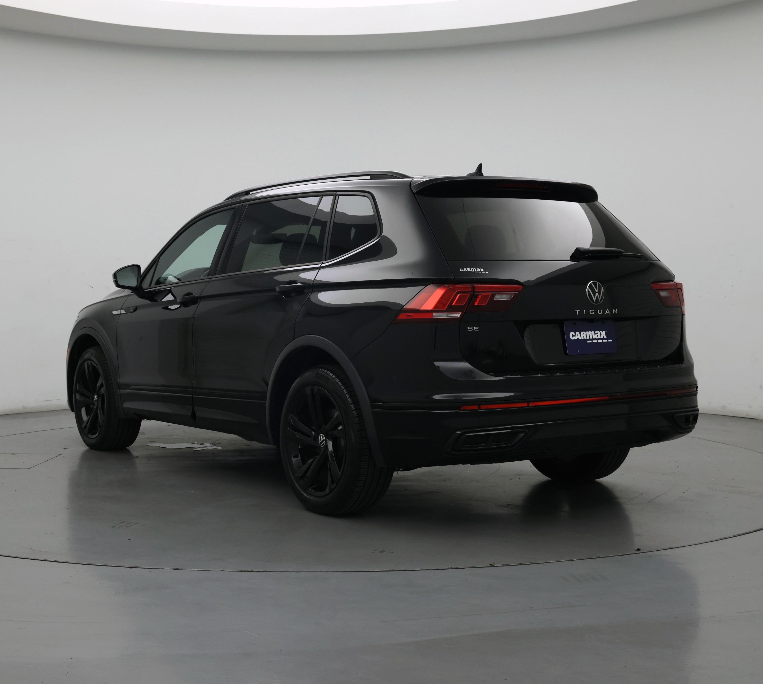 Thumbnail: 2023 Volkswagen Tiguan - 2