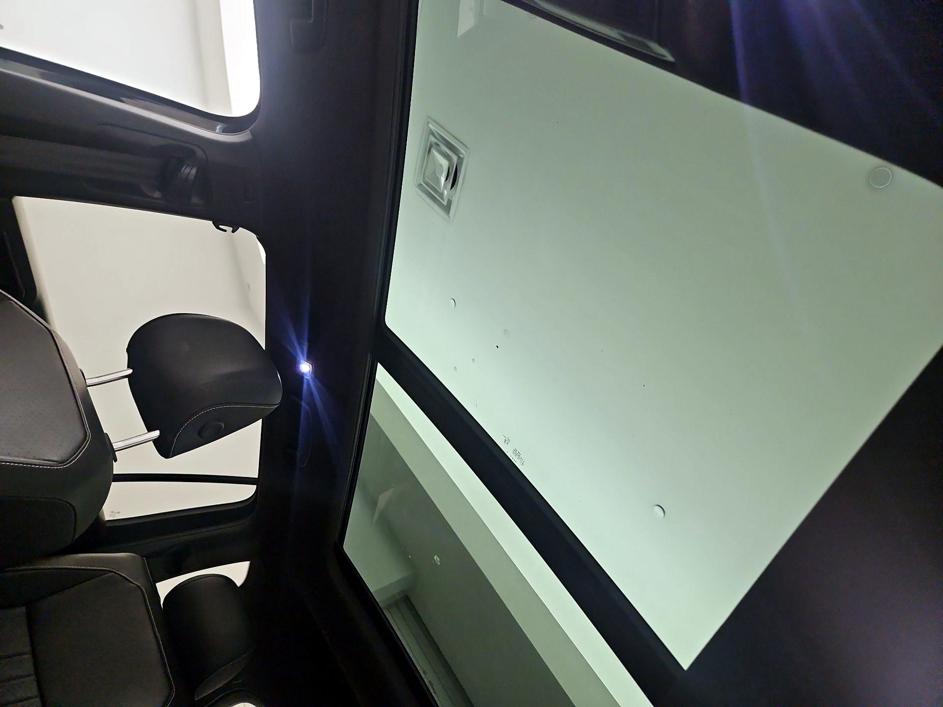 Thumbnail: 2023 Volkswagen Tiguan - 19