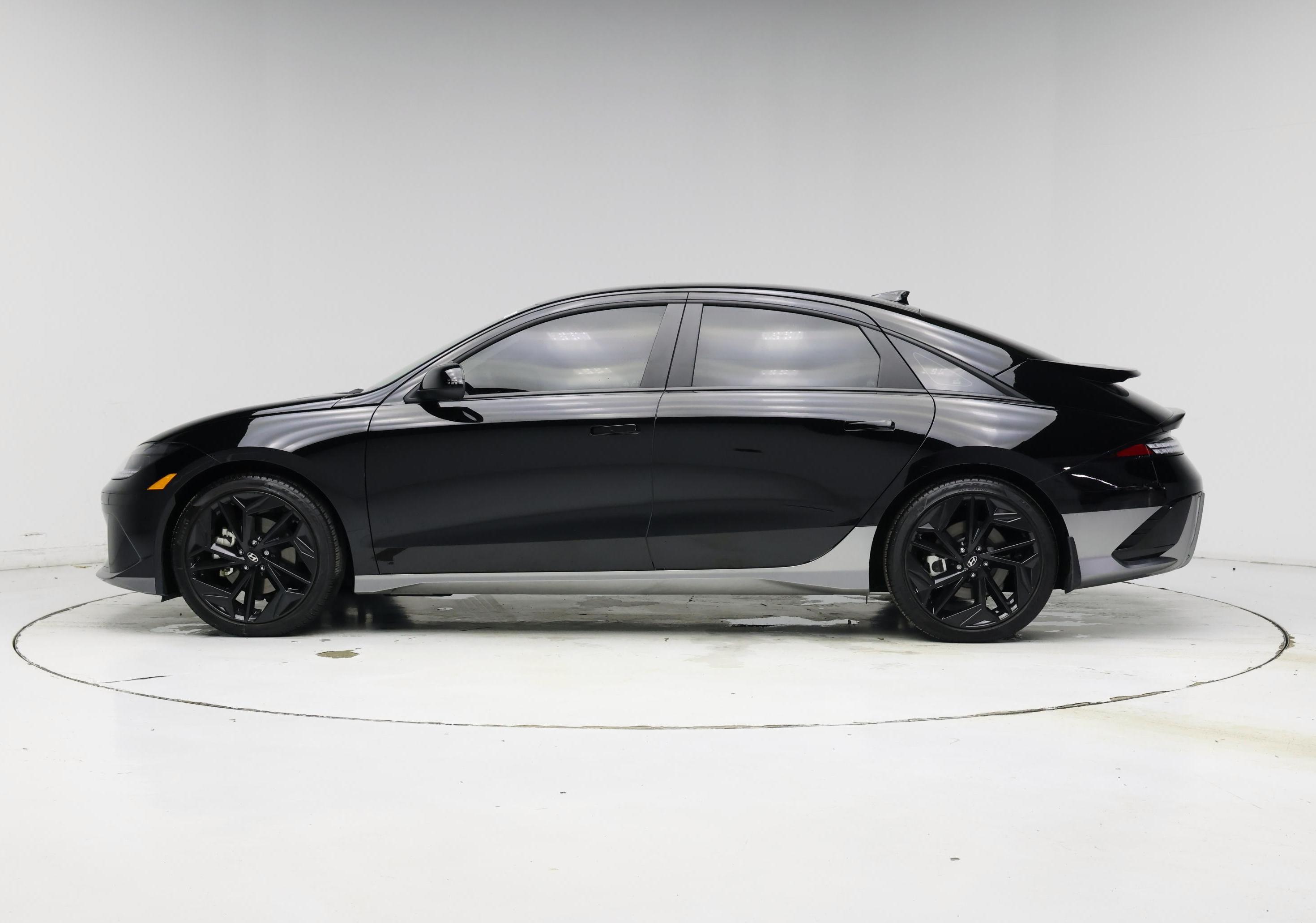 Thumbnail: 2024 Hyundai Ioniq 6 - 3
