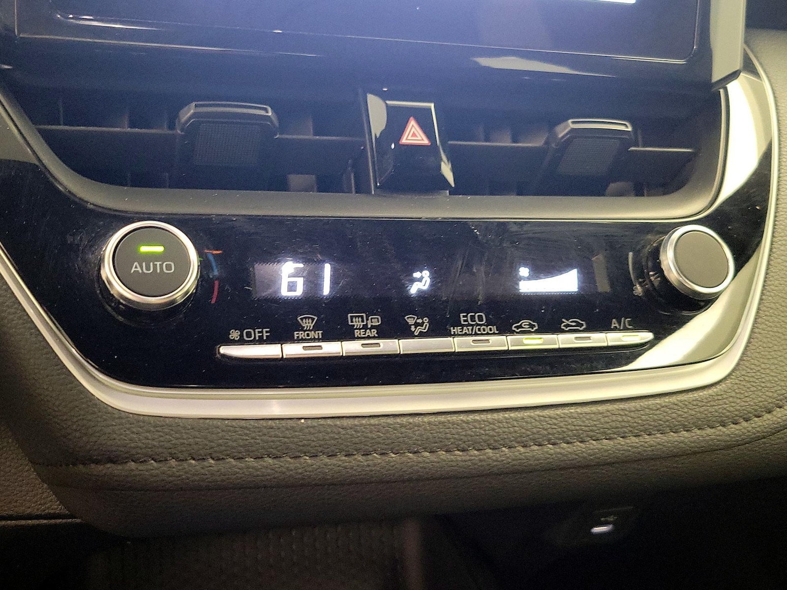 2024 Toyota Corolla SE - Photo 17