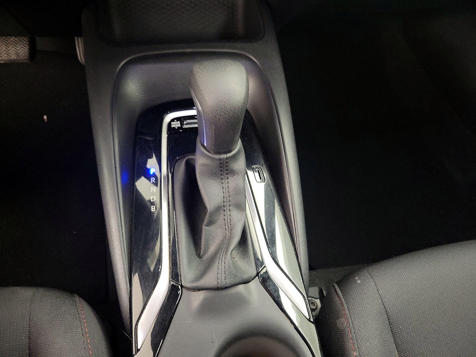 2024 Toyota Corolla SE - Photo 18
