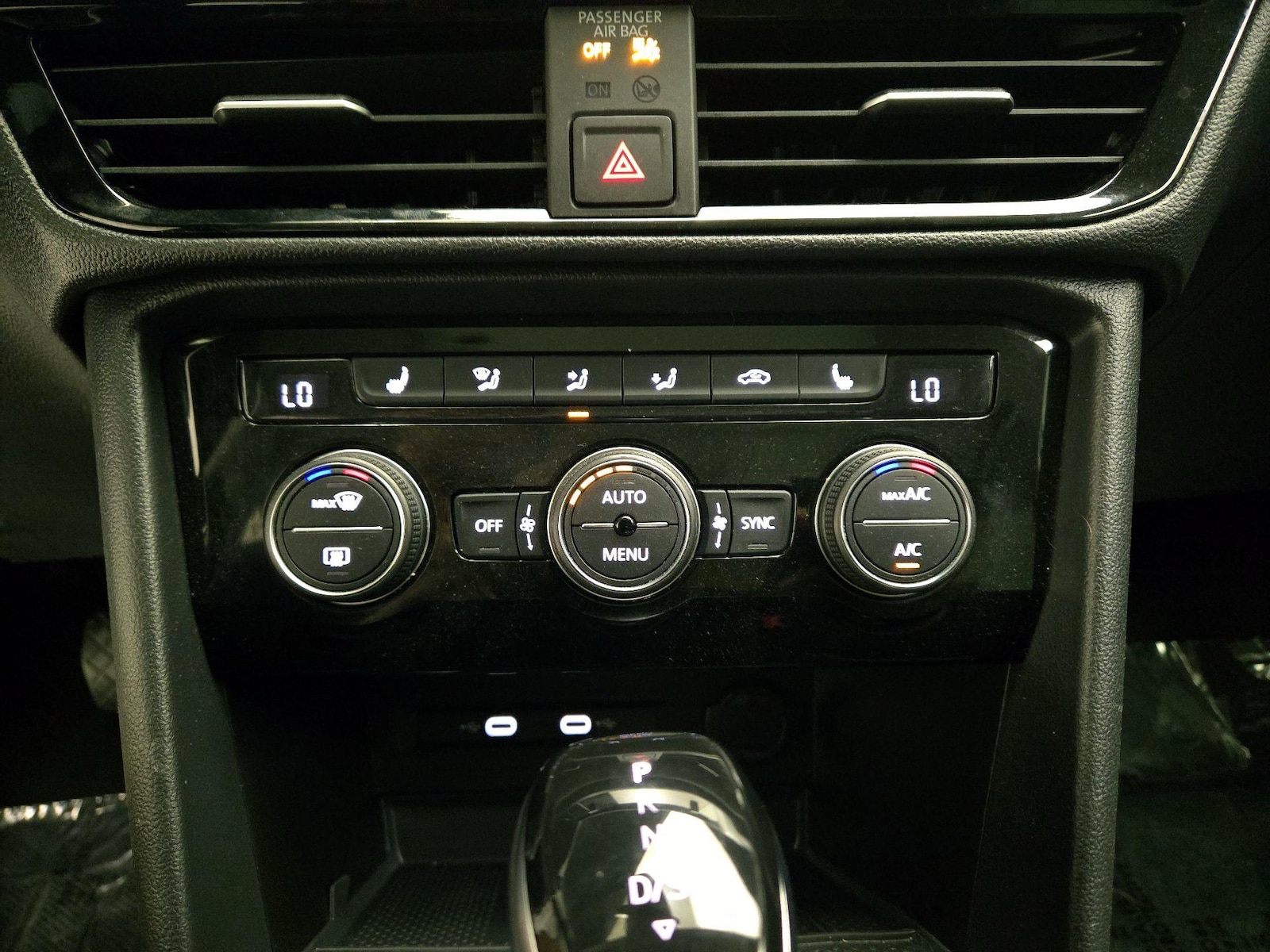 2024 Volkswagen Taos SE - Photo 16