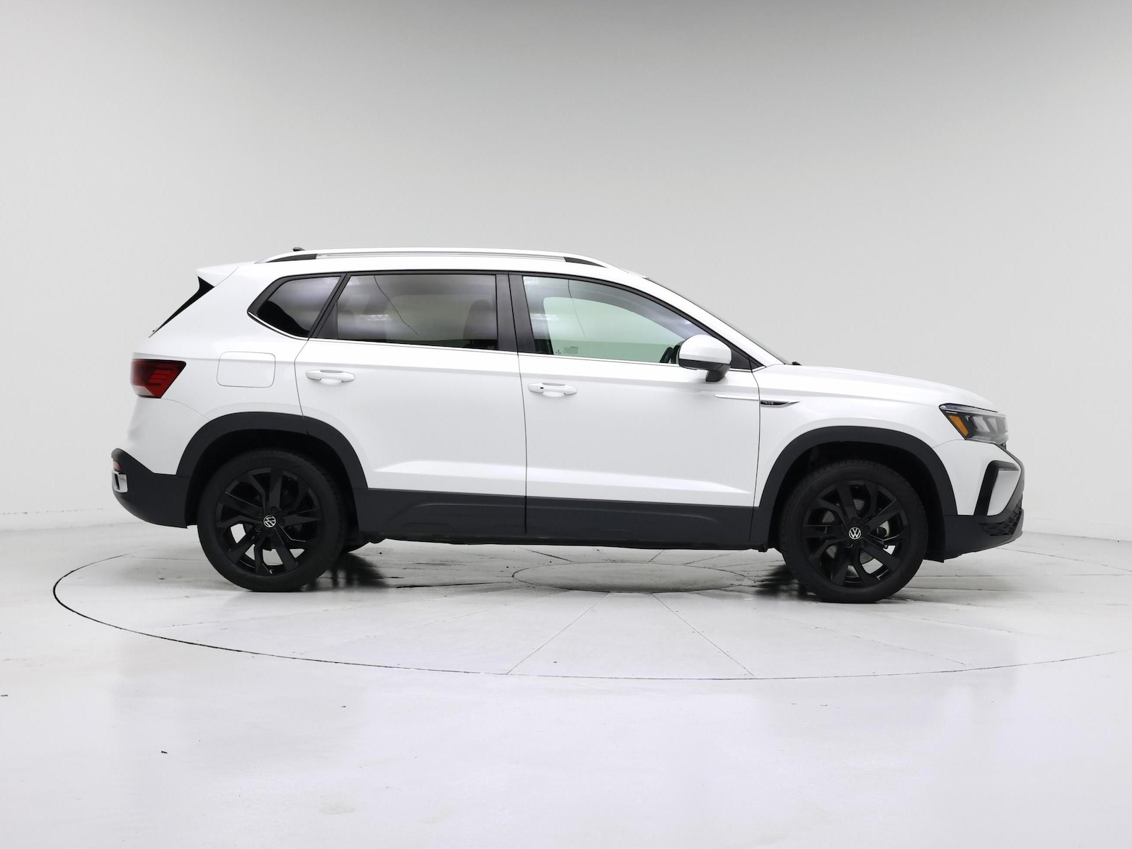 2024 Volkswagen Taos SE - Photo 8