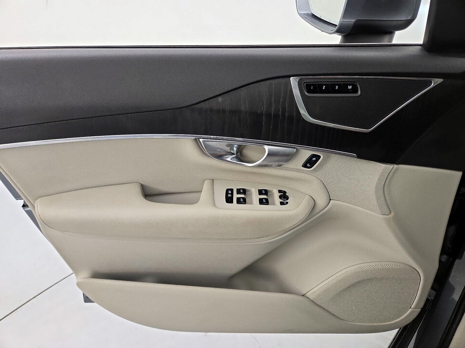 Thumbnail: 2020 Volvo XC90 - 12
