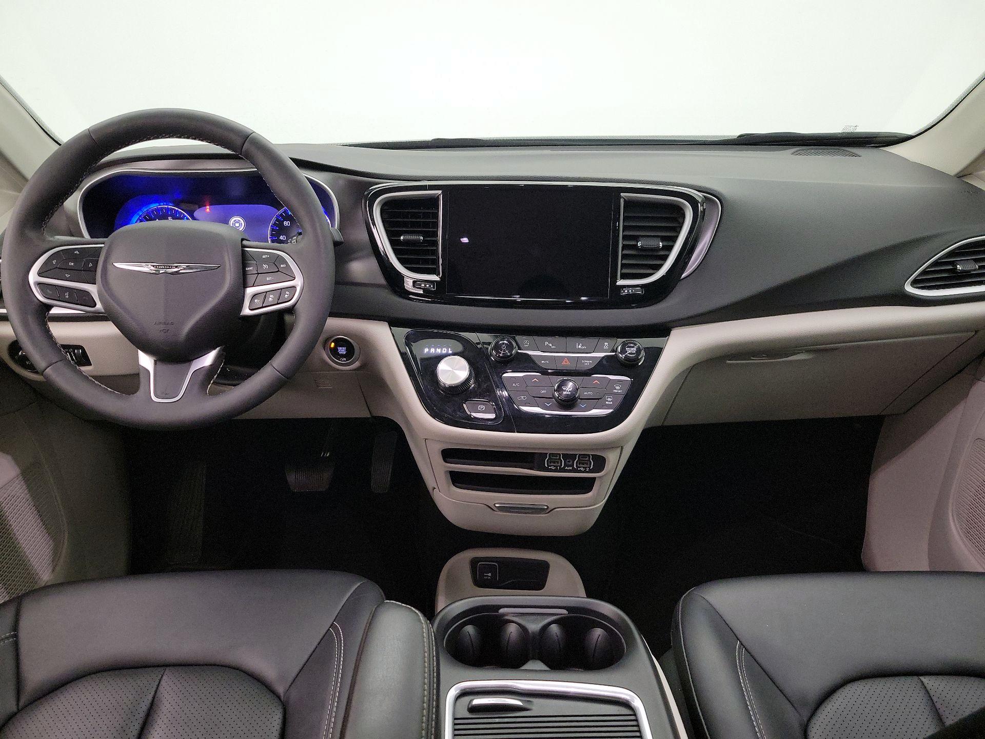 Thumbnail: 2024 Chrysler Pacifica - 9