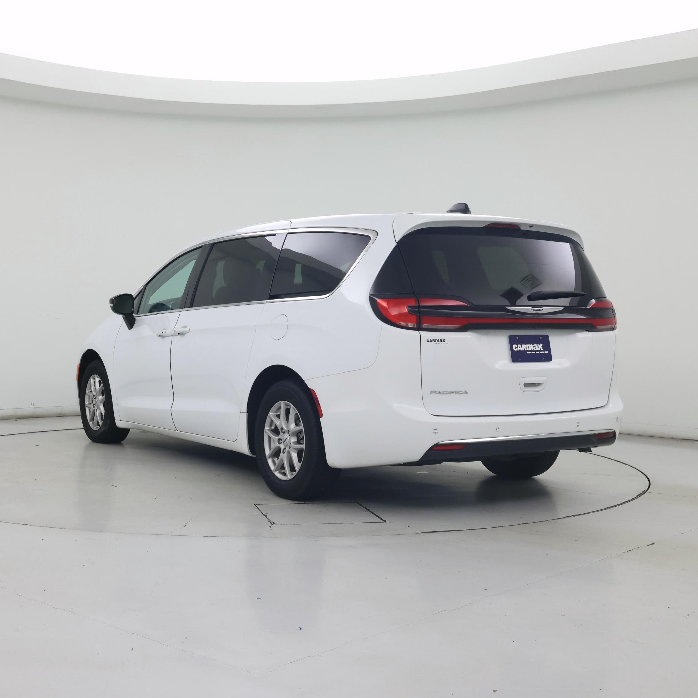 Thumbnail: 2024 Chrysler Pacifica - 2