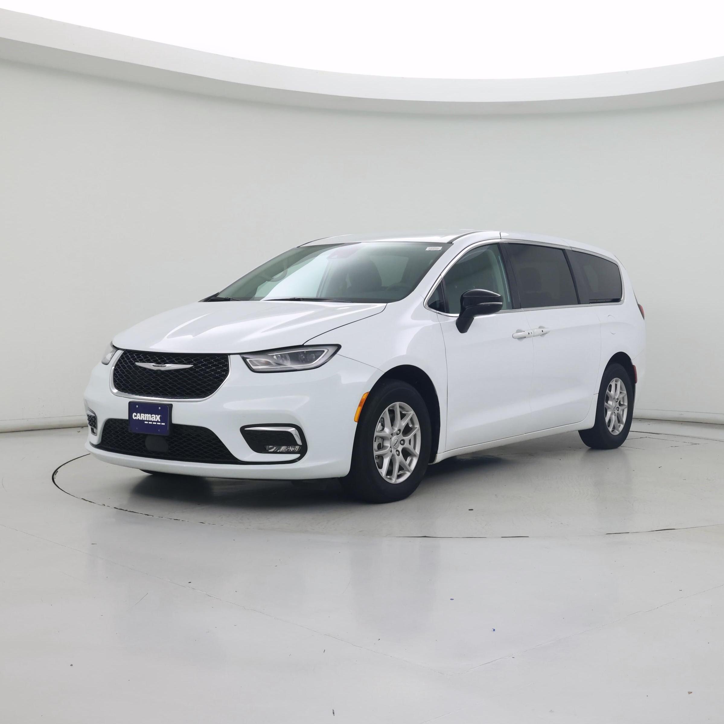 Thumbnail: 2024 Chrysler Pacifica - 4