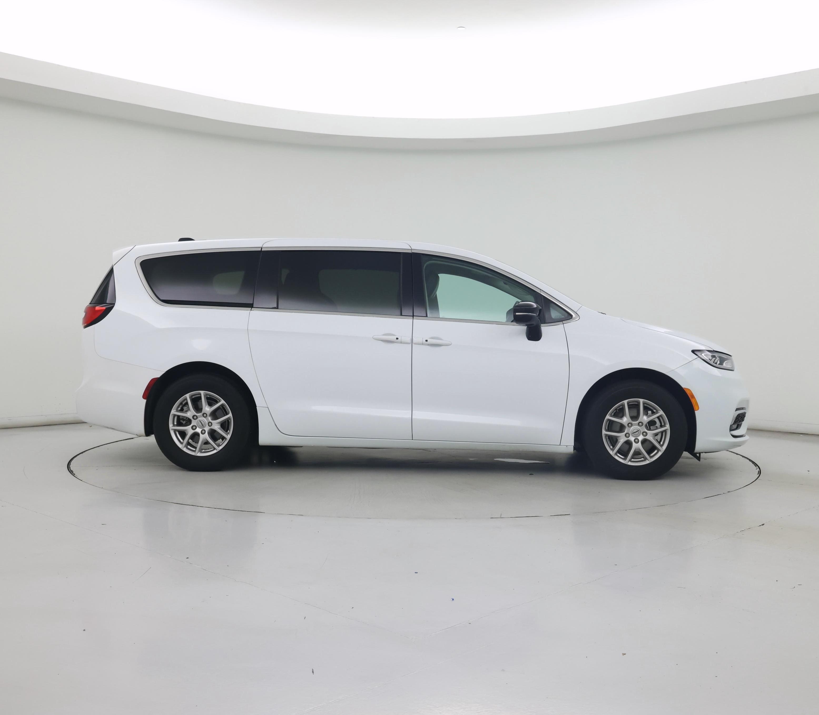 Thumbnail: 2024 Chrysler Pacifica - 7