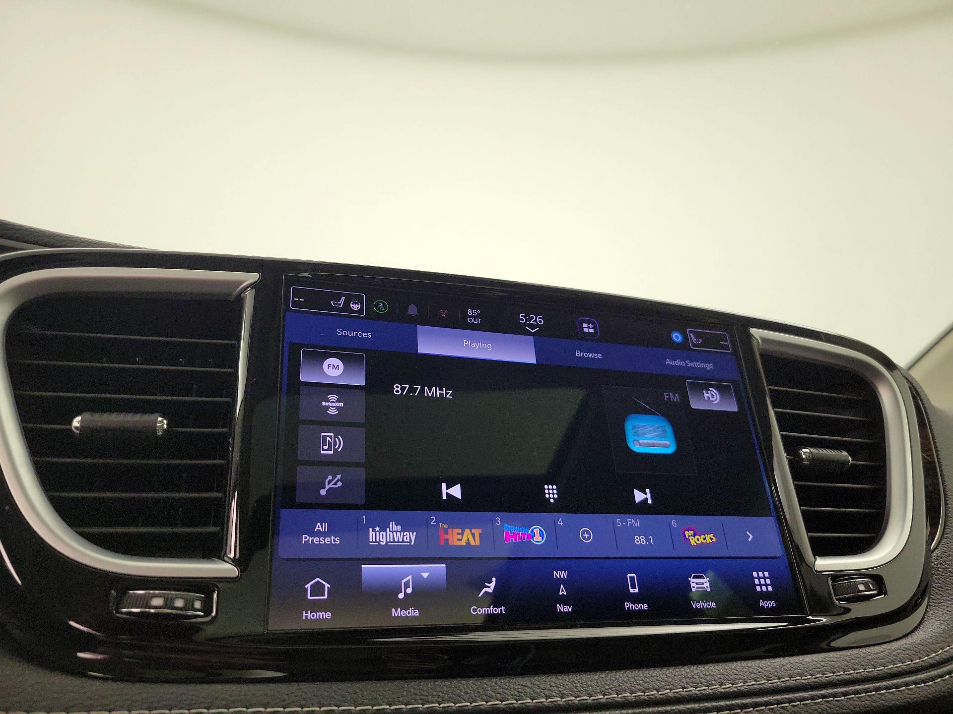 Thumbnail: 2023 Chrysler Pacifica - 16