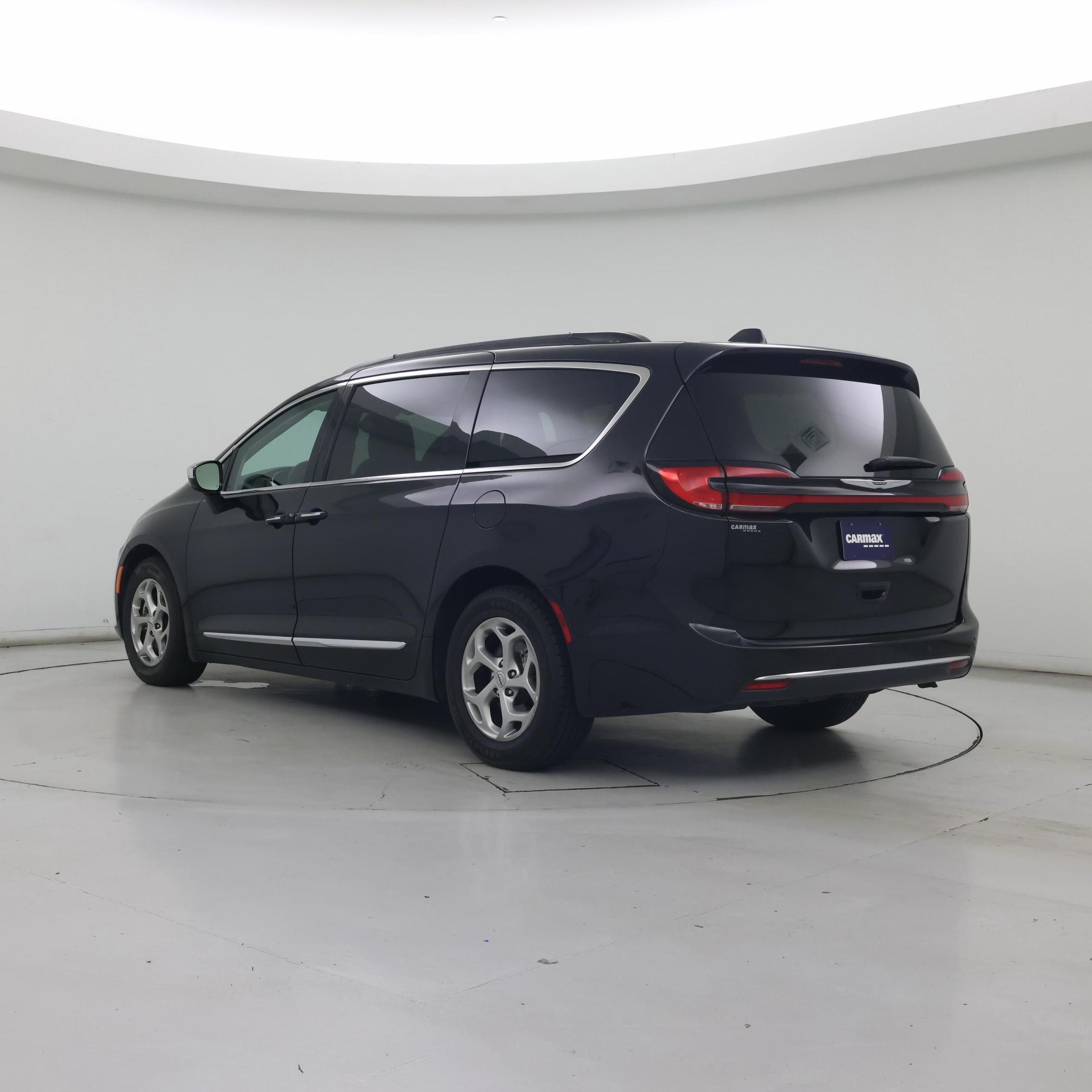 Thumbnail: 2023 Chrysler Pacifica - 2