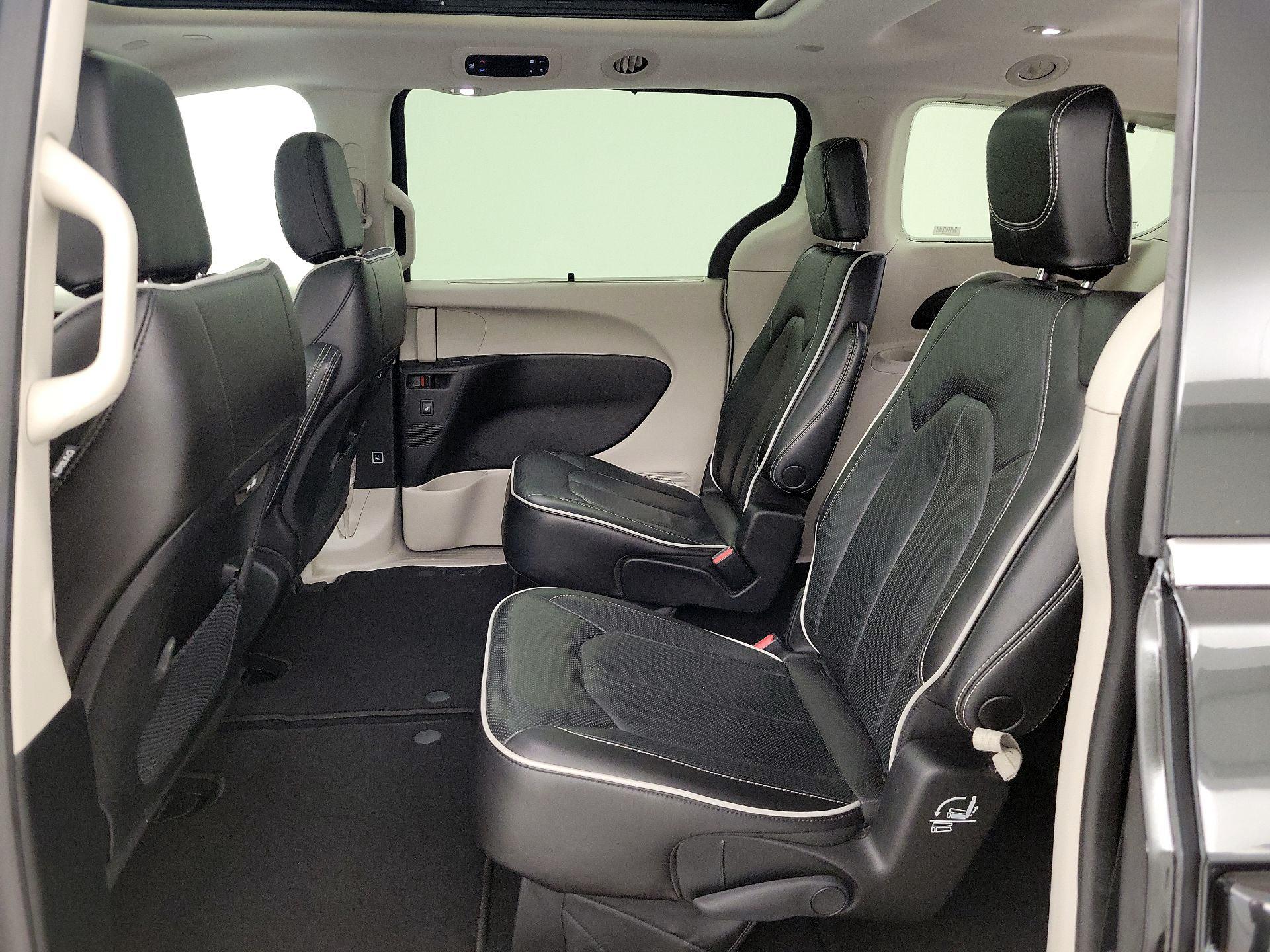 Thumbnail: 2023 Chrysler Pacifica - 20