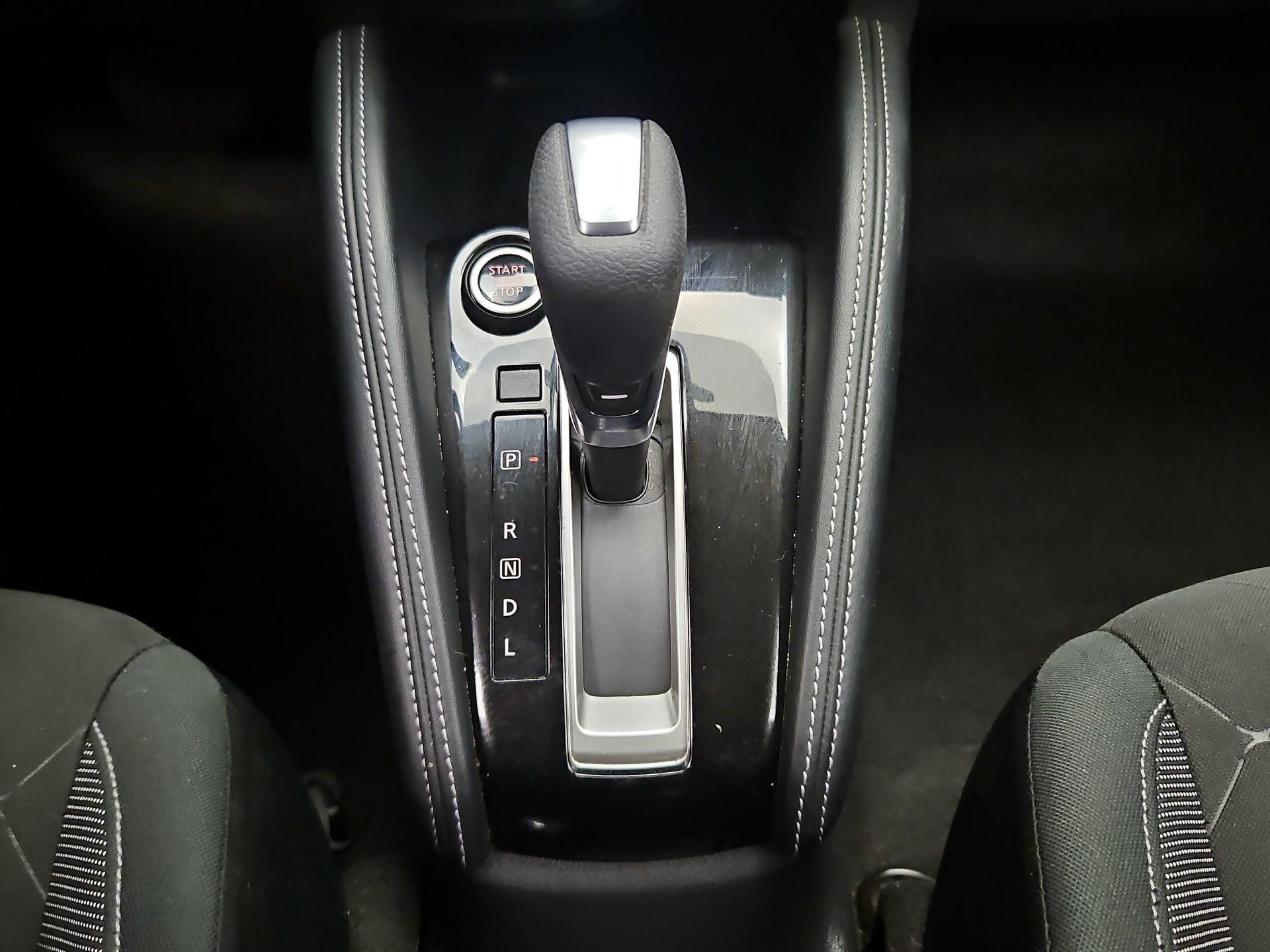 Thumbnail: 2020 Nissan Kicks - 16