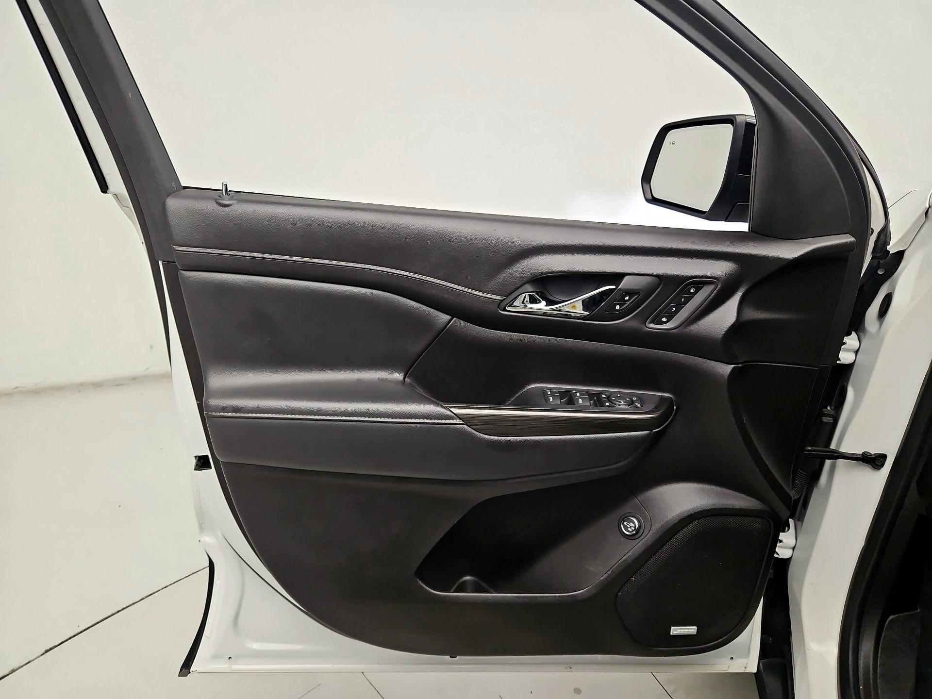 Thumbnail: 2023 GMC Acadia - 12