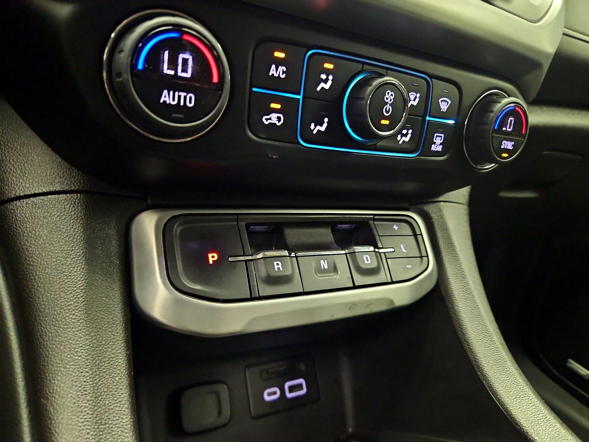 Thumbnail: 2023 GMC Acadia - 16