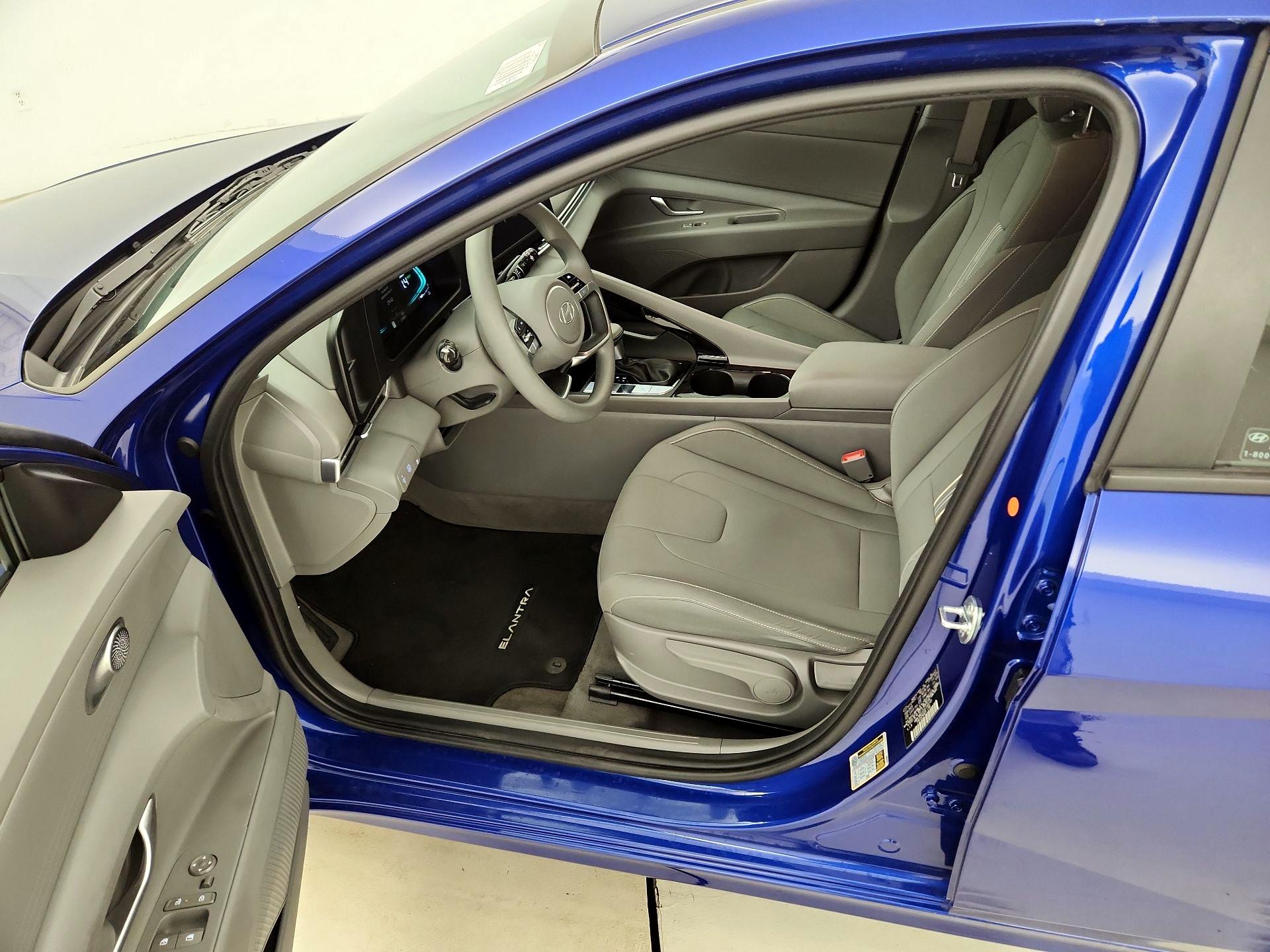 Thumbnail: 2025 Hyundai Elantra - 9