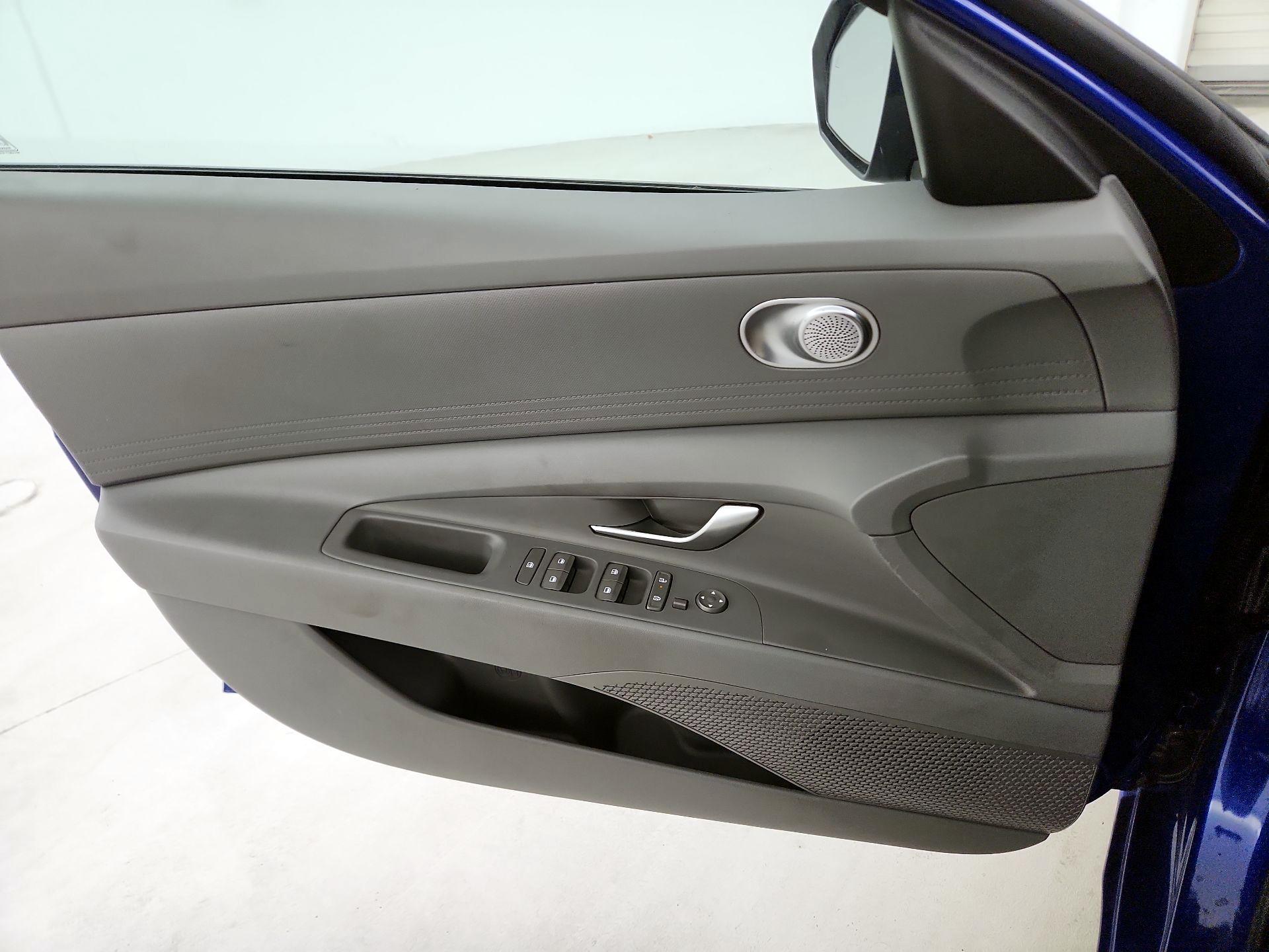 Thumbnail: 2025 Hyundai Elantra - 10
