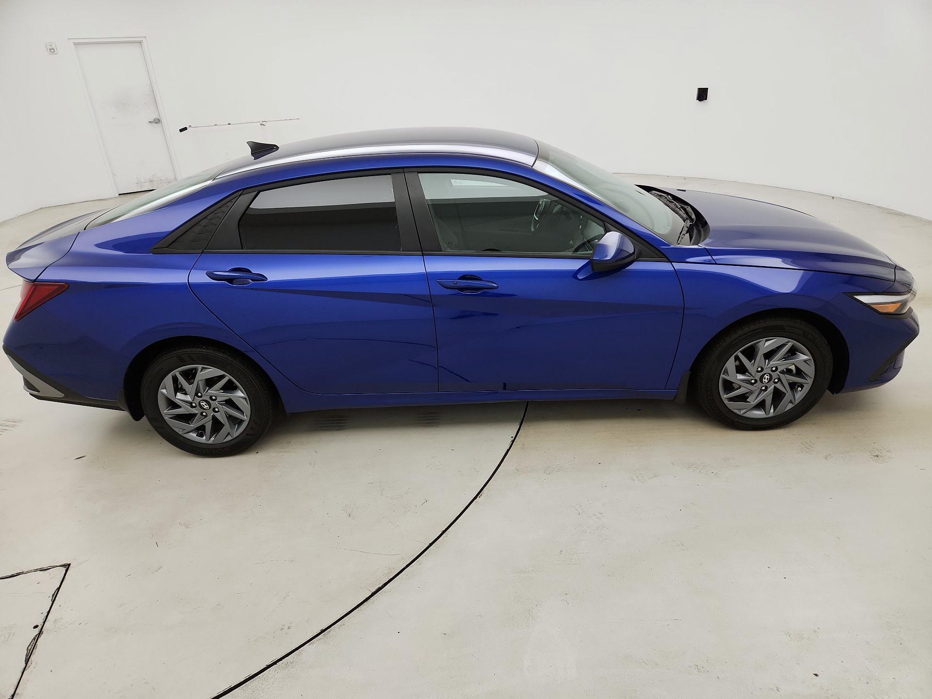 Thumbnail: 2025 Hyundai Elantra - 4