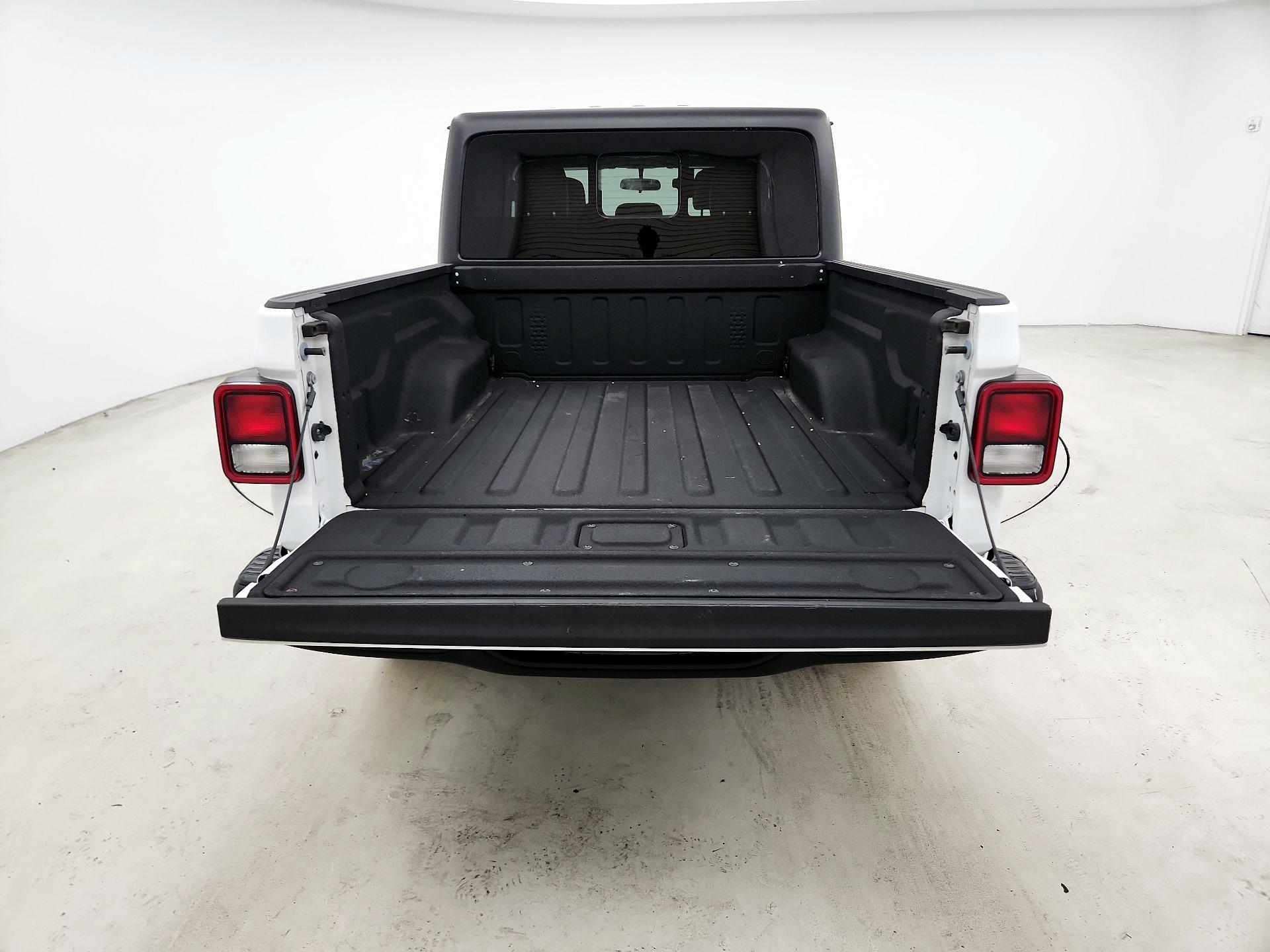 Thumbnail: 2023 Jeep Gladiator - 18