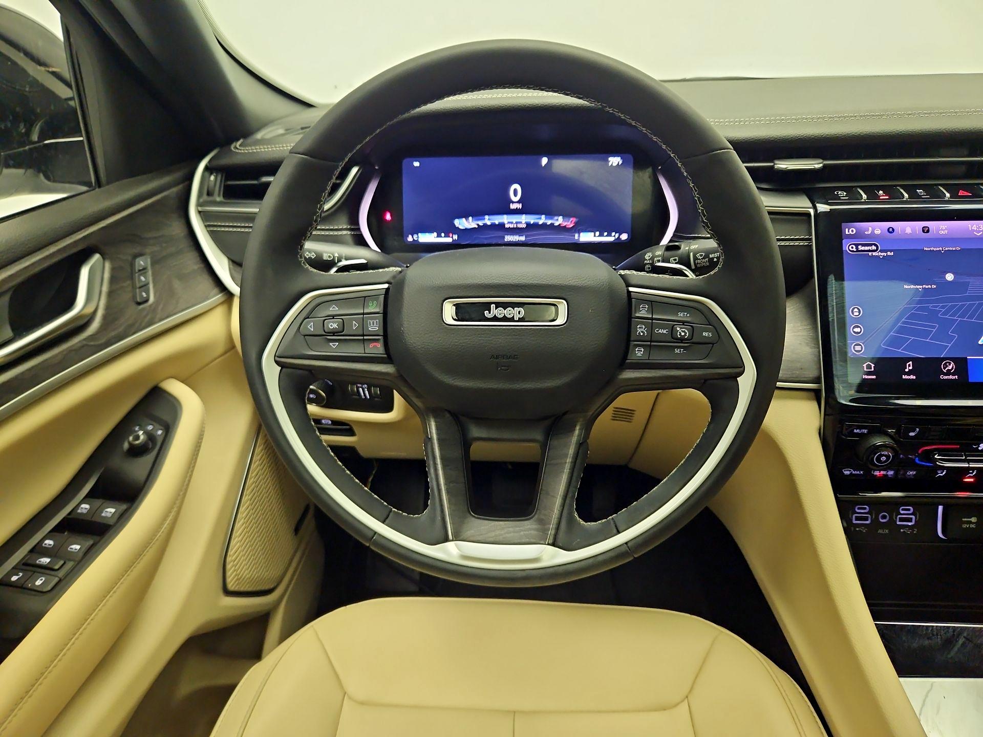 Thumbnail: 2023 Jeep Grand Cherokee L - 10