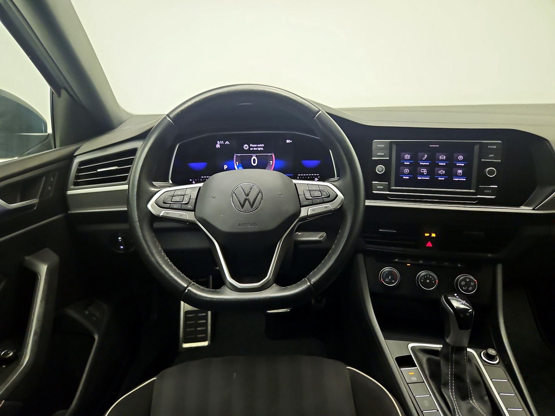 Thumbnail: 2024 Volkswagen Jetta - 10